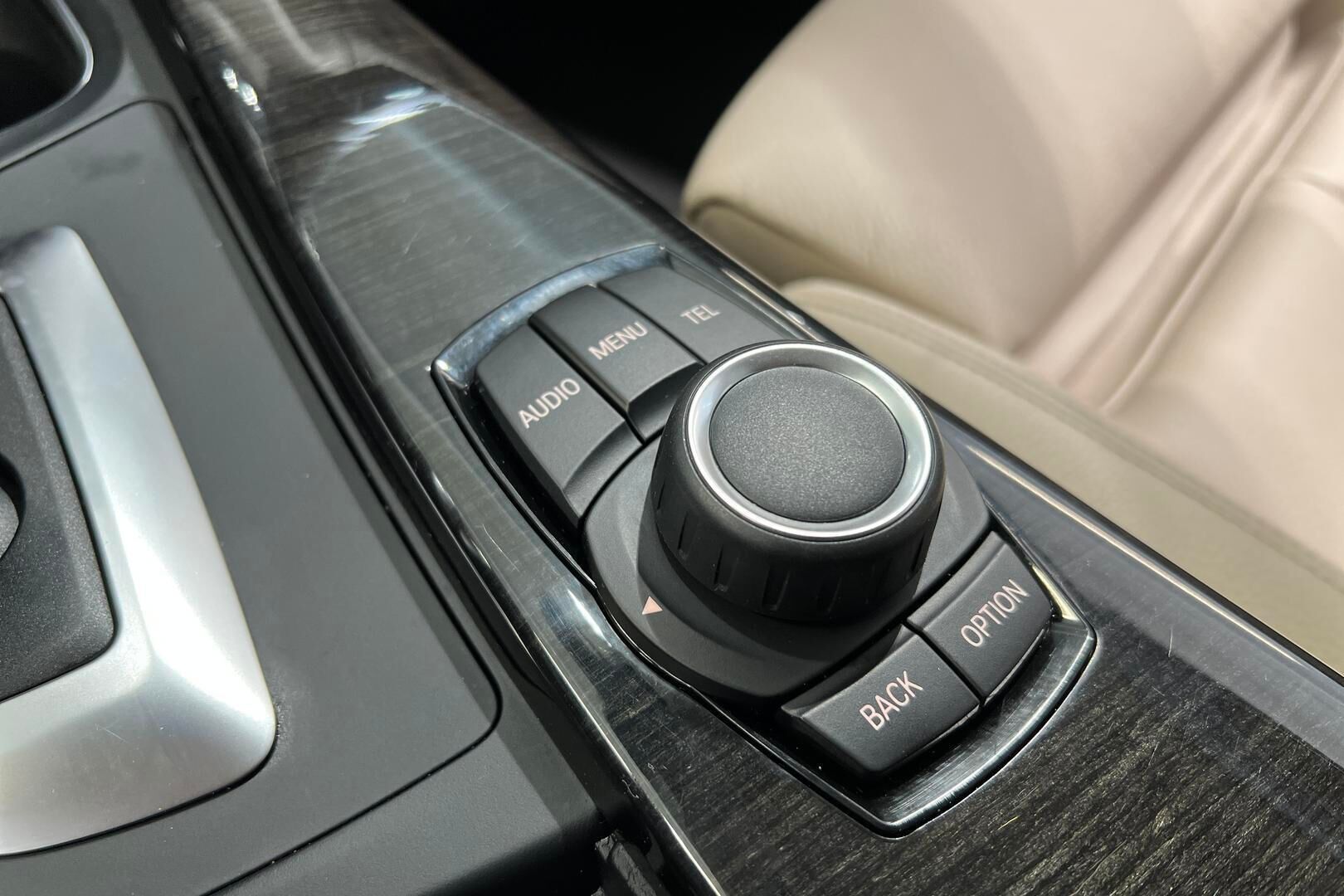 BMW 3-SARJA iso kuva 19