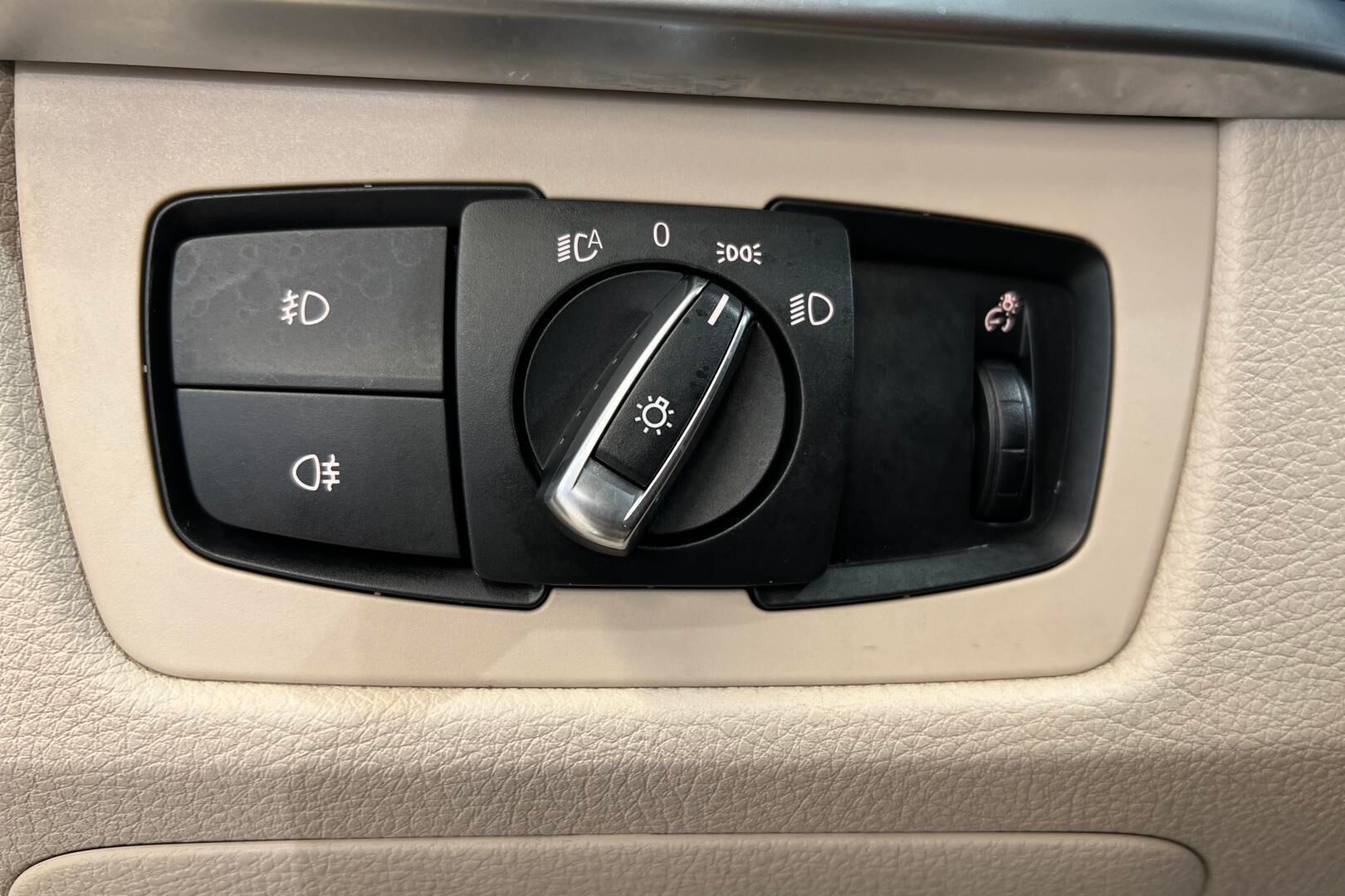 BMW 3-SARJA iso kuva 23