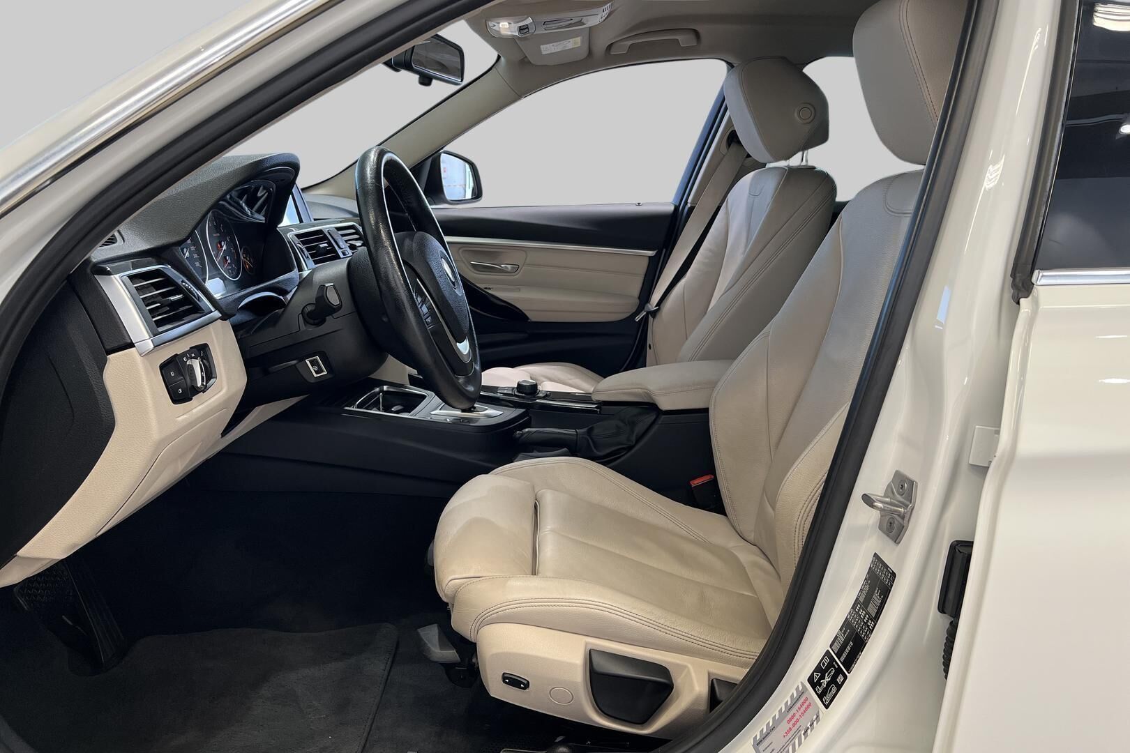 BMW 3-SARJA iso kuva 9