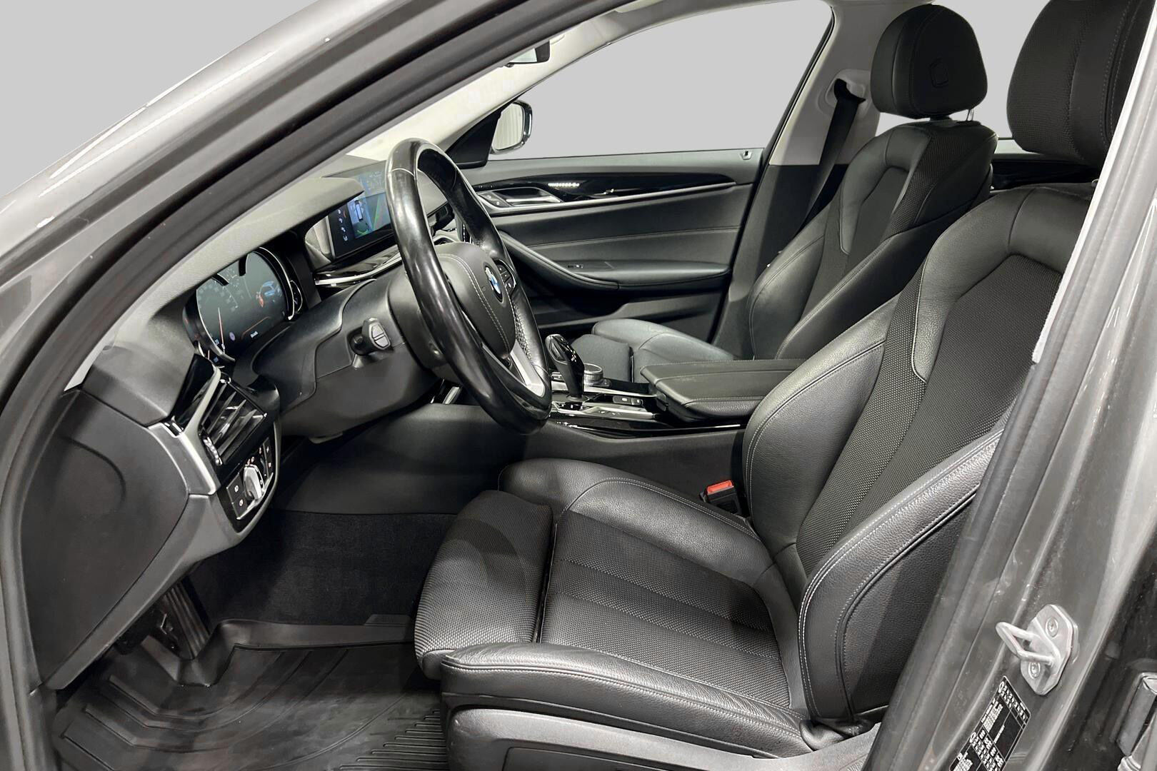 BMW 5-sarja iso kuva 9