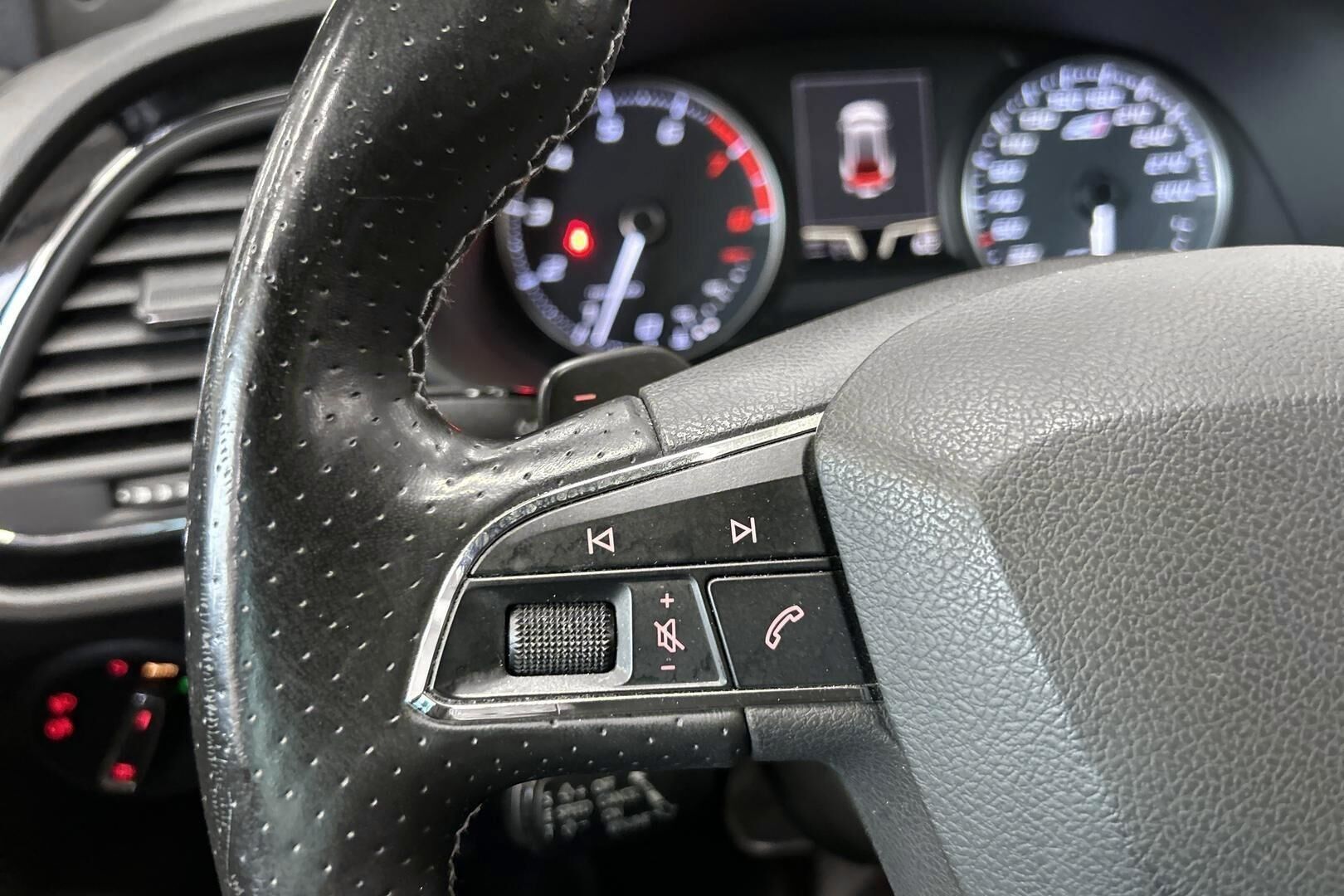 Seat Leon ST iso kuva 15