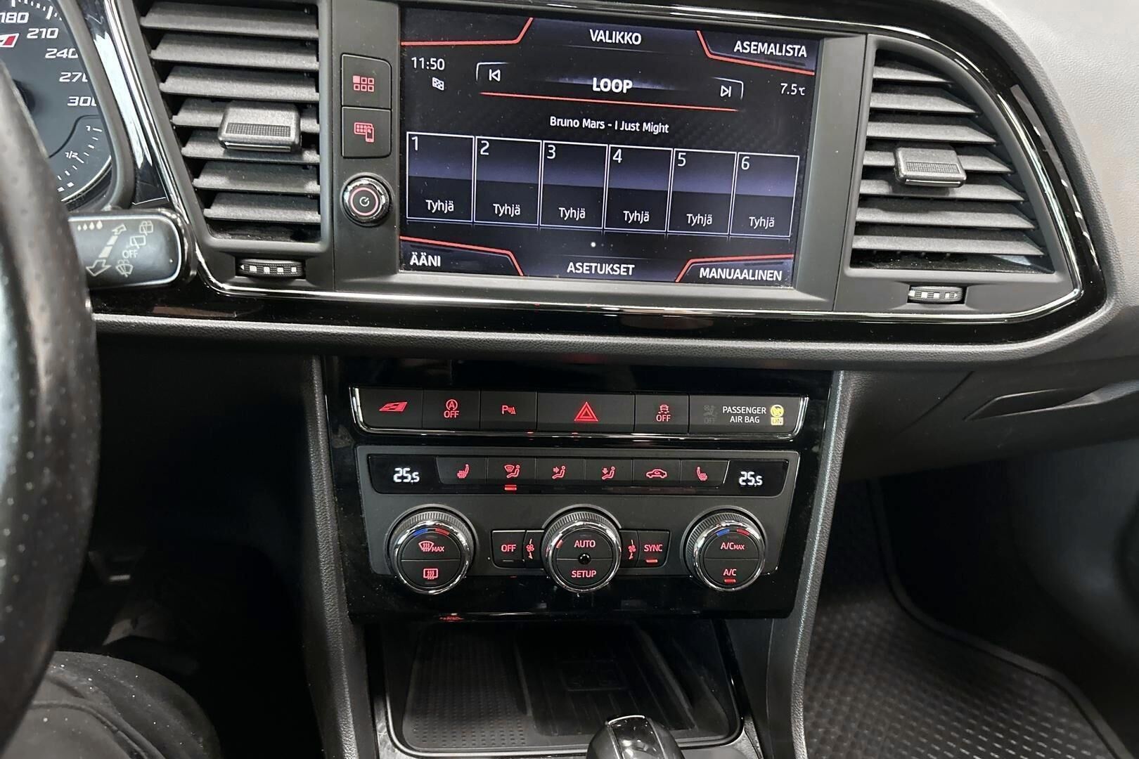 Seat Leon ST iso kuva 18