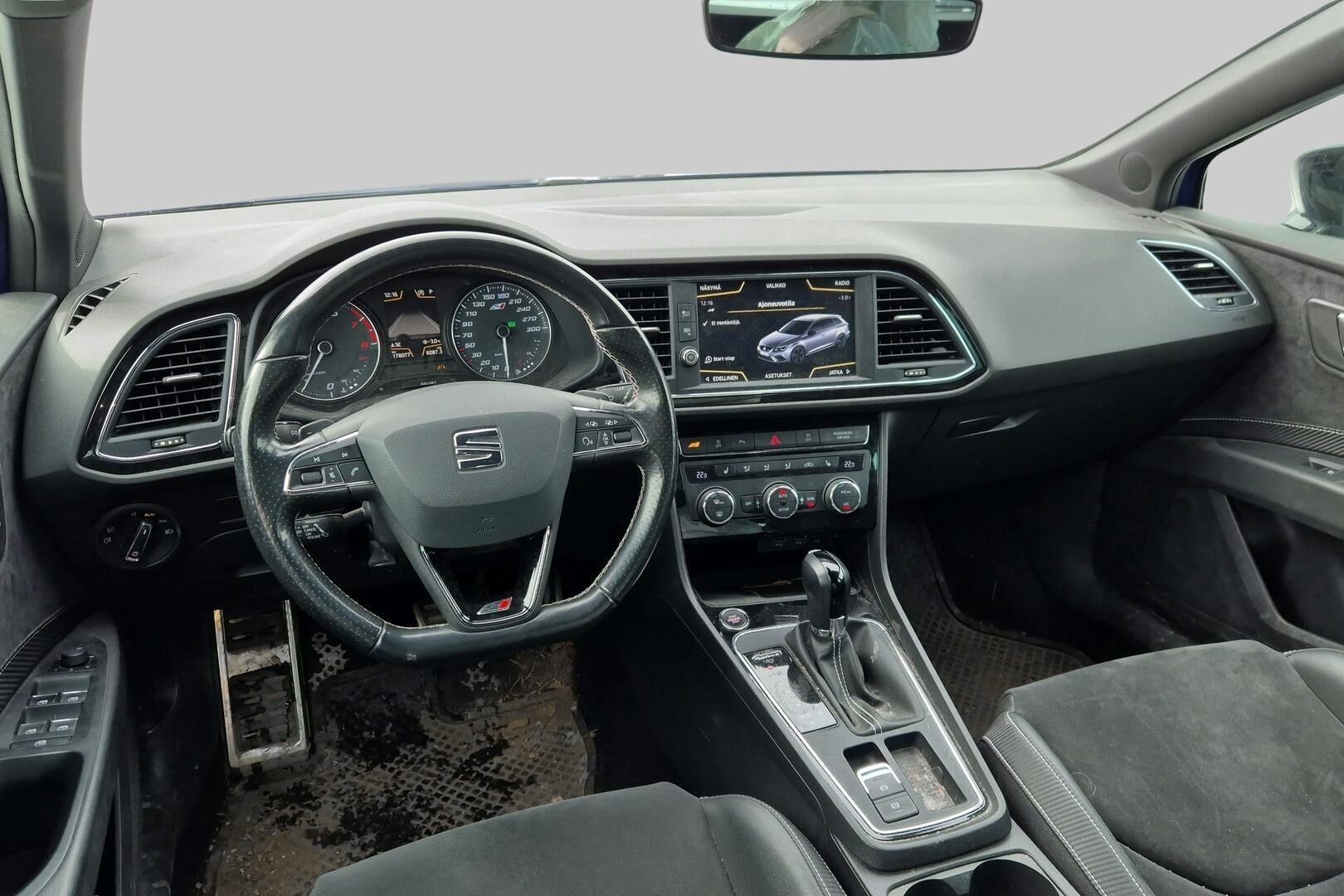 Seat Leon ST iso kuva 2