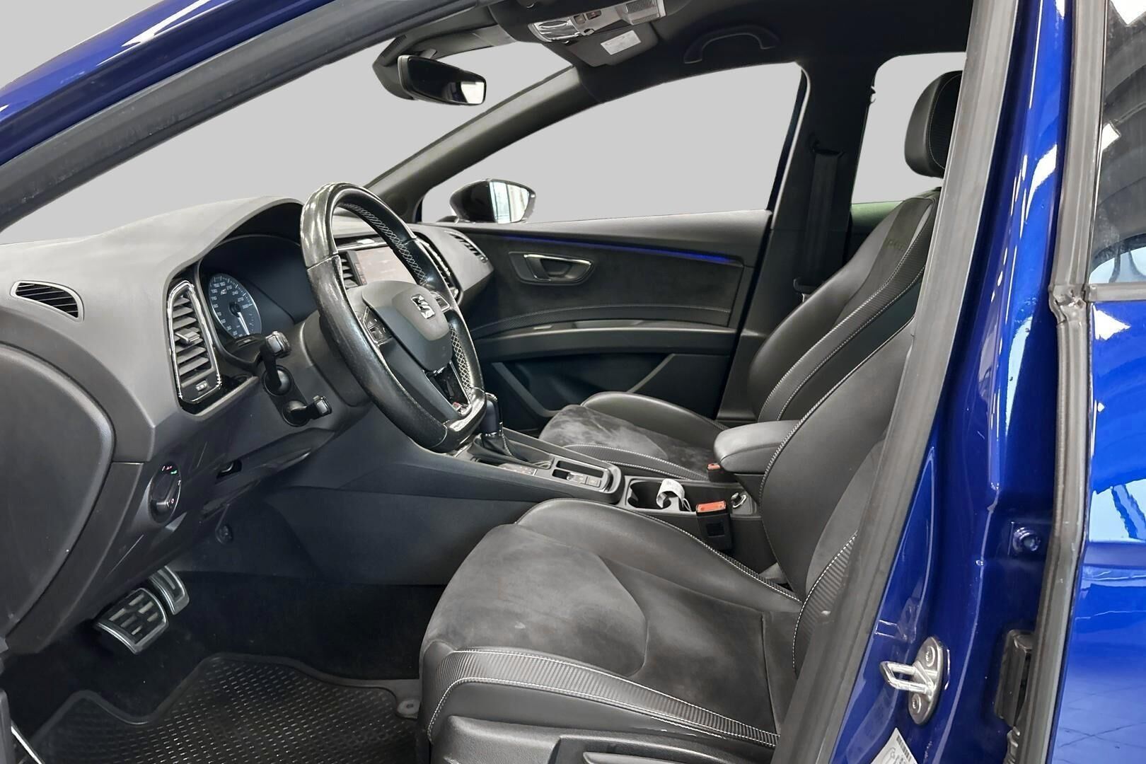 Seat Leon ST iso kuva 9