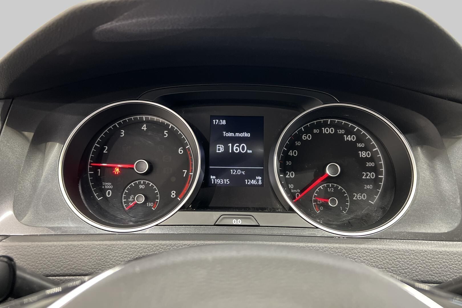 Volkswagen Golf iso kuva 16