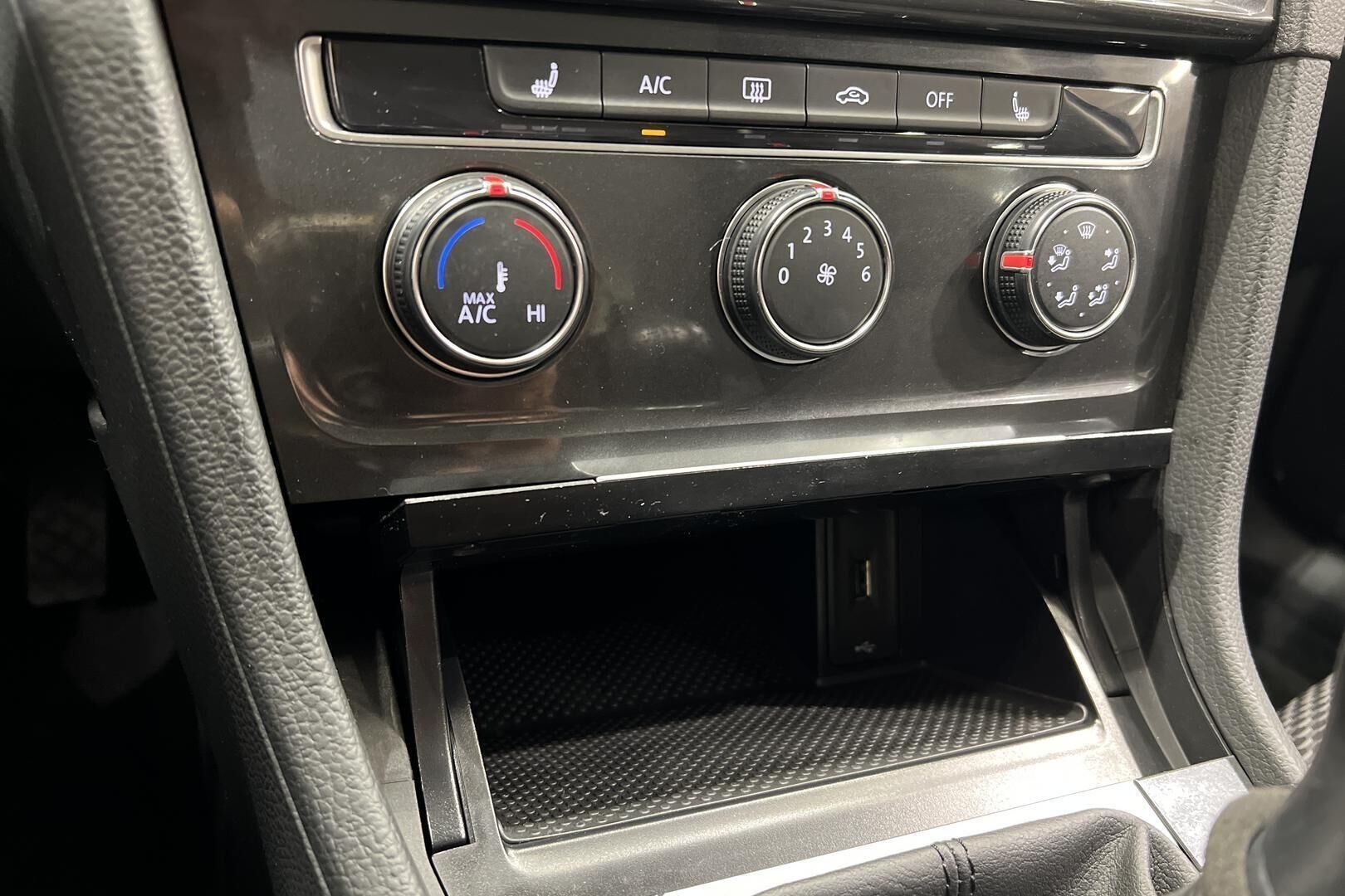 Volkswagen Golf iso kuva 20