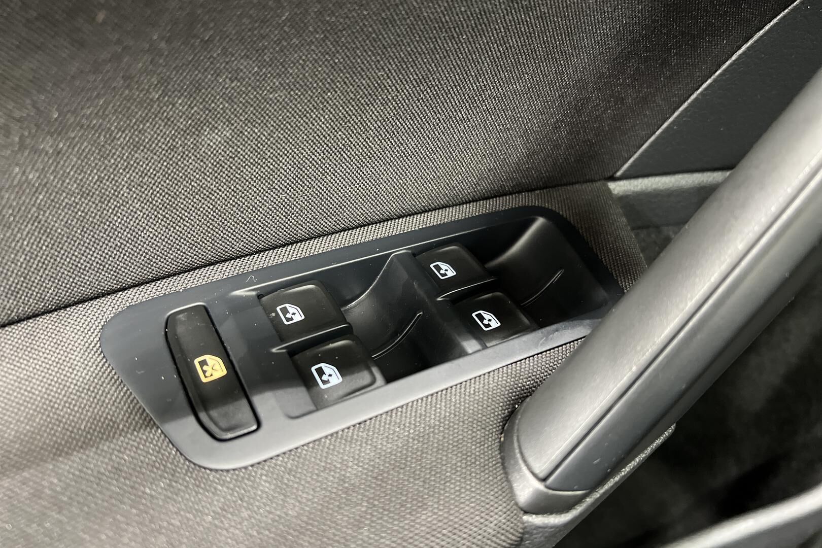 Volkswagen Golf iso kuva 25