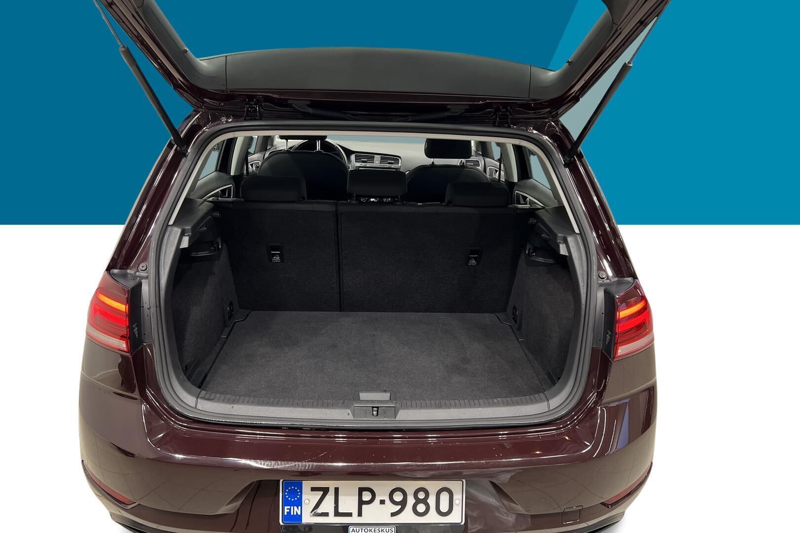 Volkswagen Golf iso kuva 9