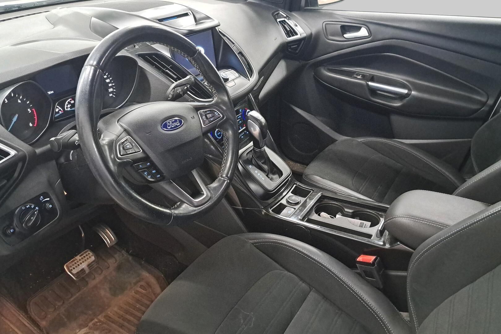 Ford Kuga iso kuva 2