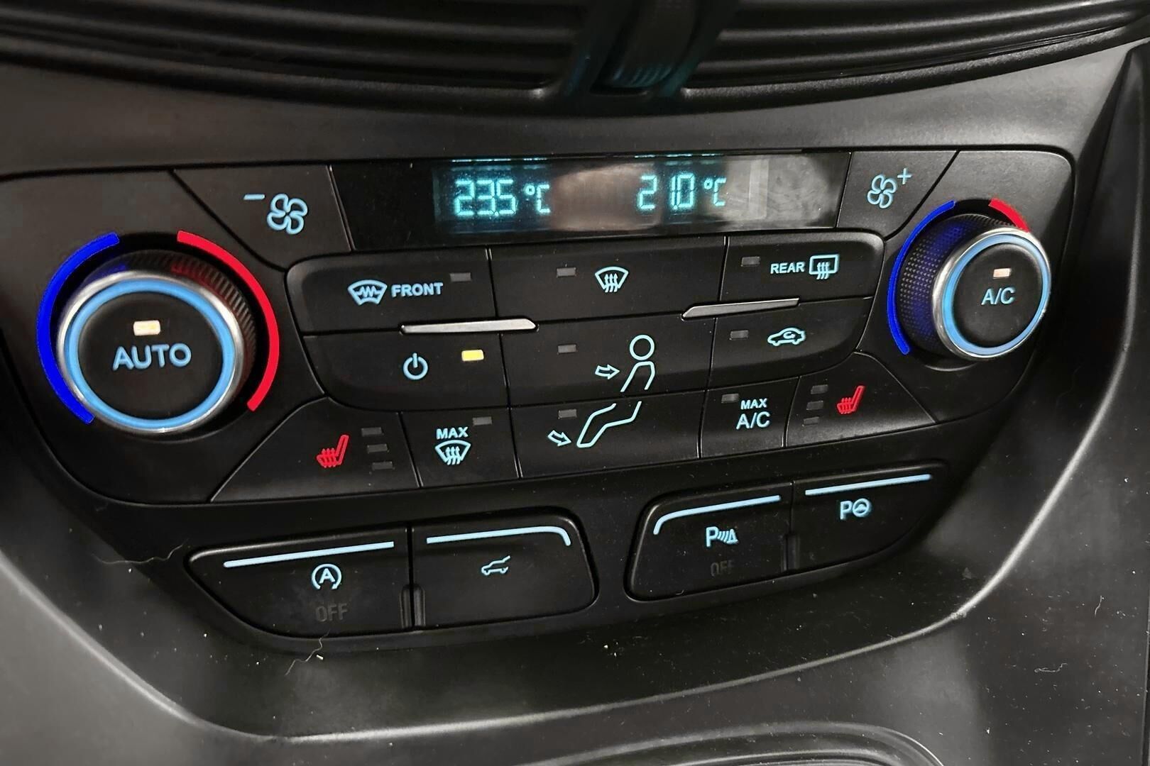 Ford Kuga iso kuva 21