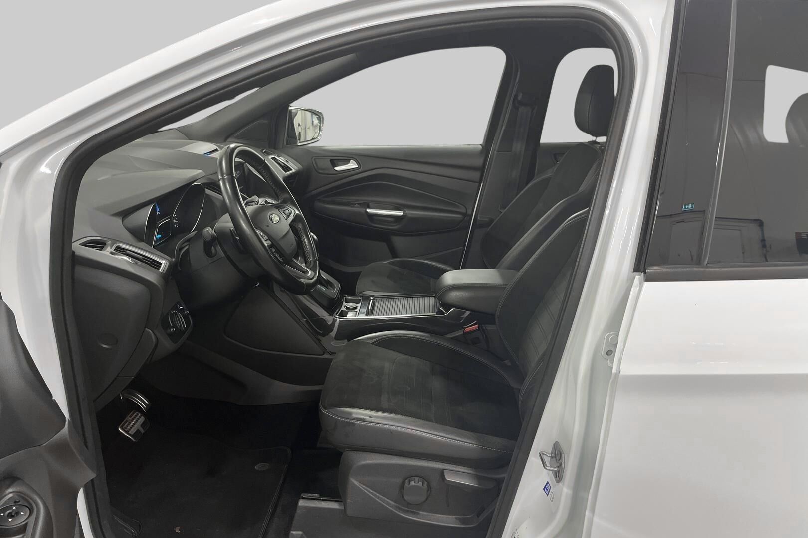 Ford Kuga iso kuva 9