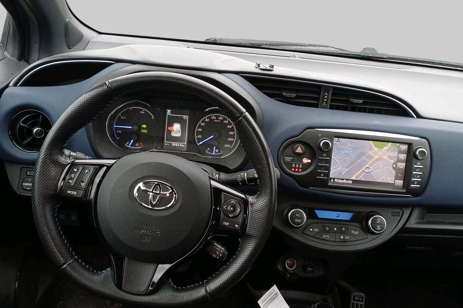 Toyota Yaris iso kuva 2