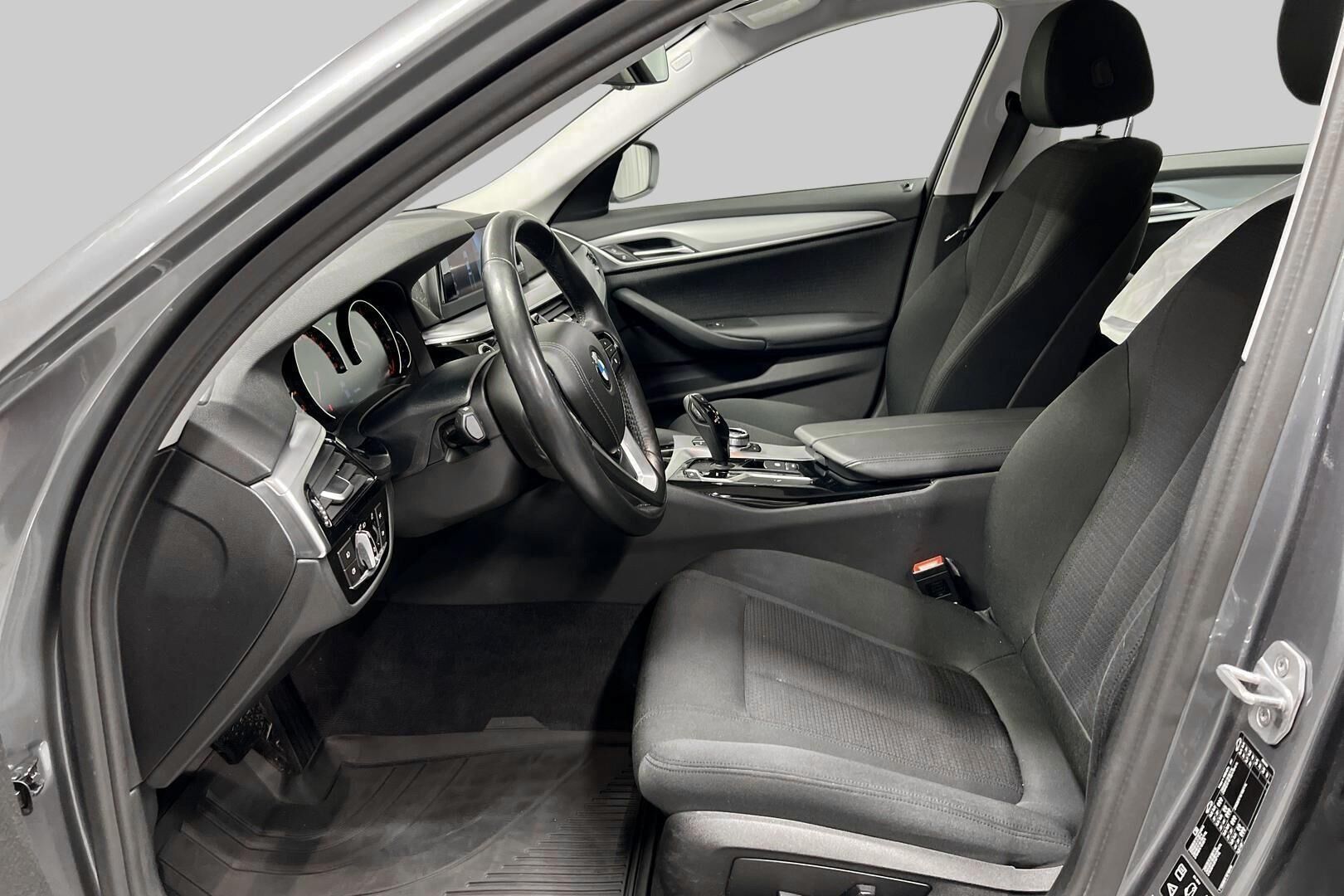 BMW 5-sarja iso kuva 15