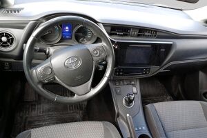 Toyota Auris esikatselu 1