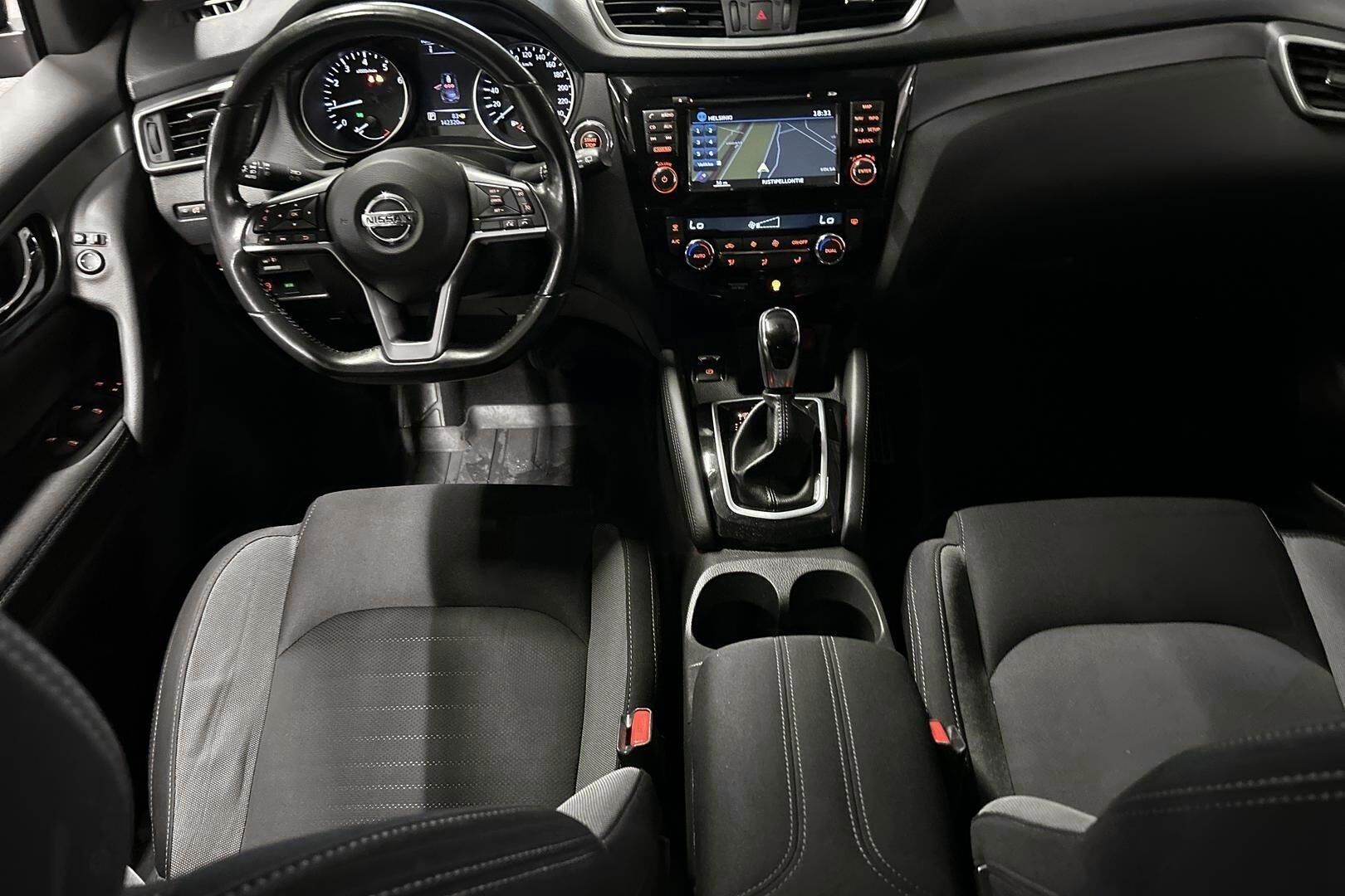 Nissan Qashqai iso kuva 11