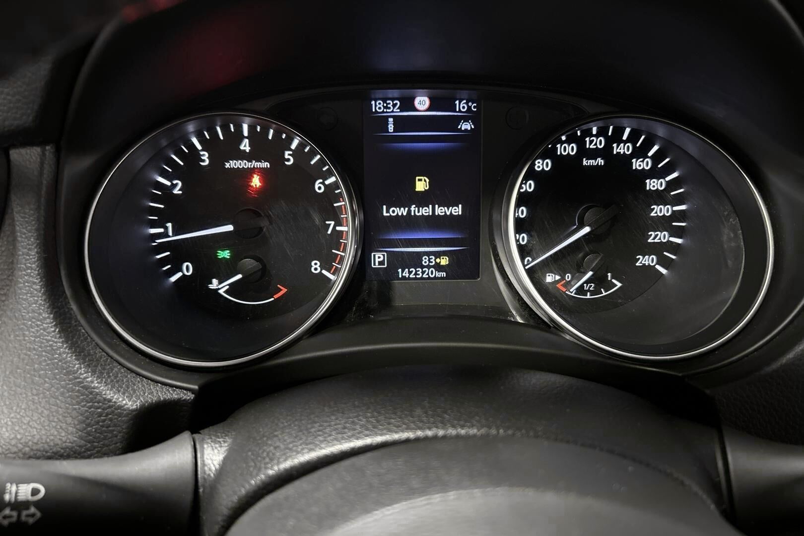 Nissan Qashqai iso kuva 14