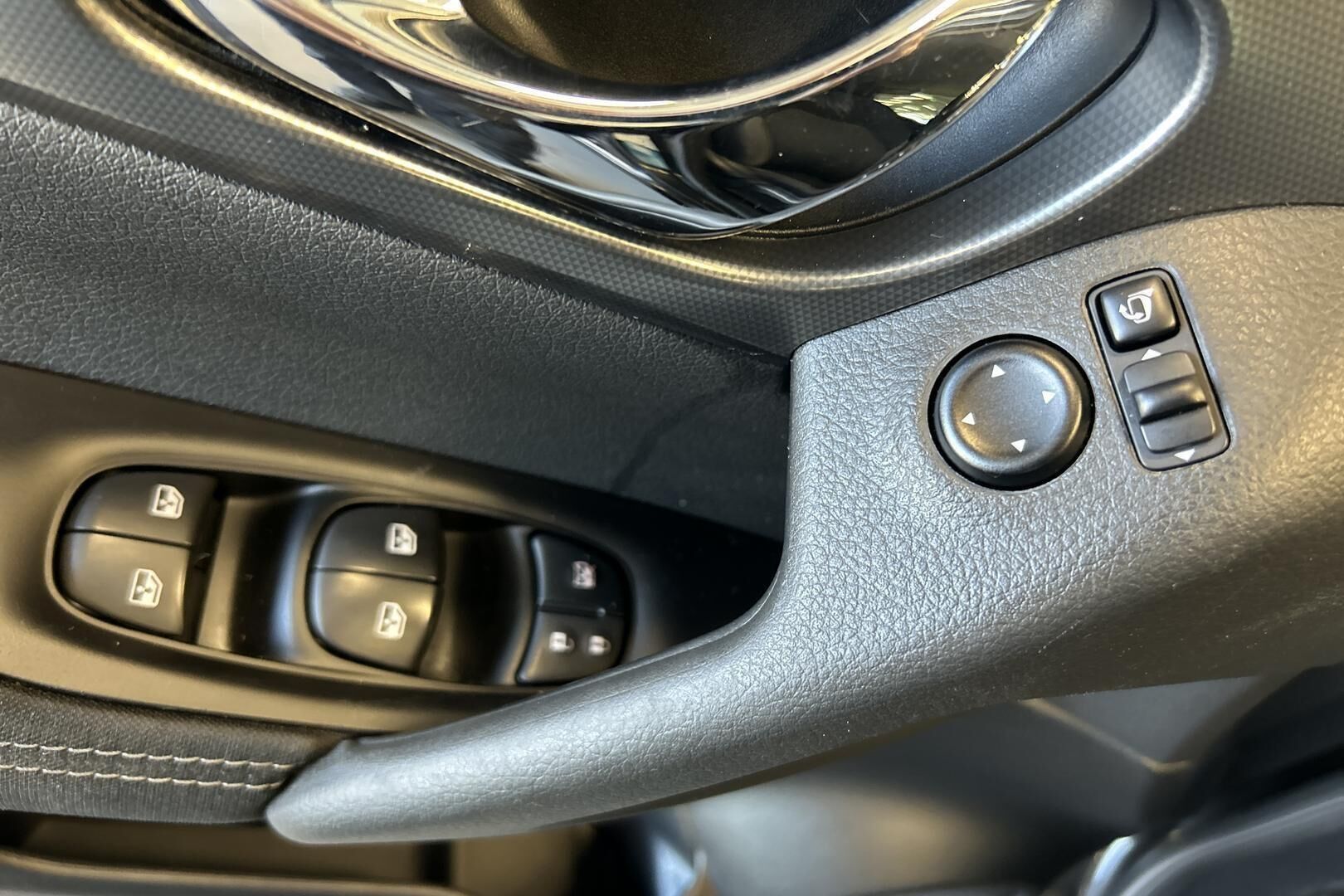 Nissan Qashqai iso kuva 24