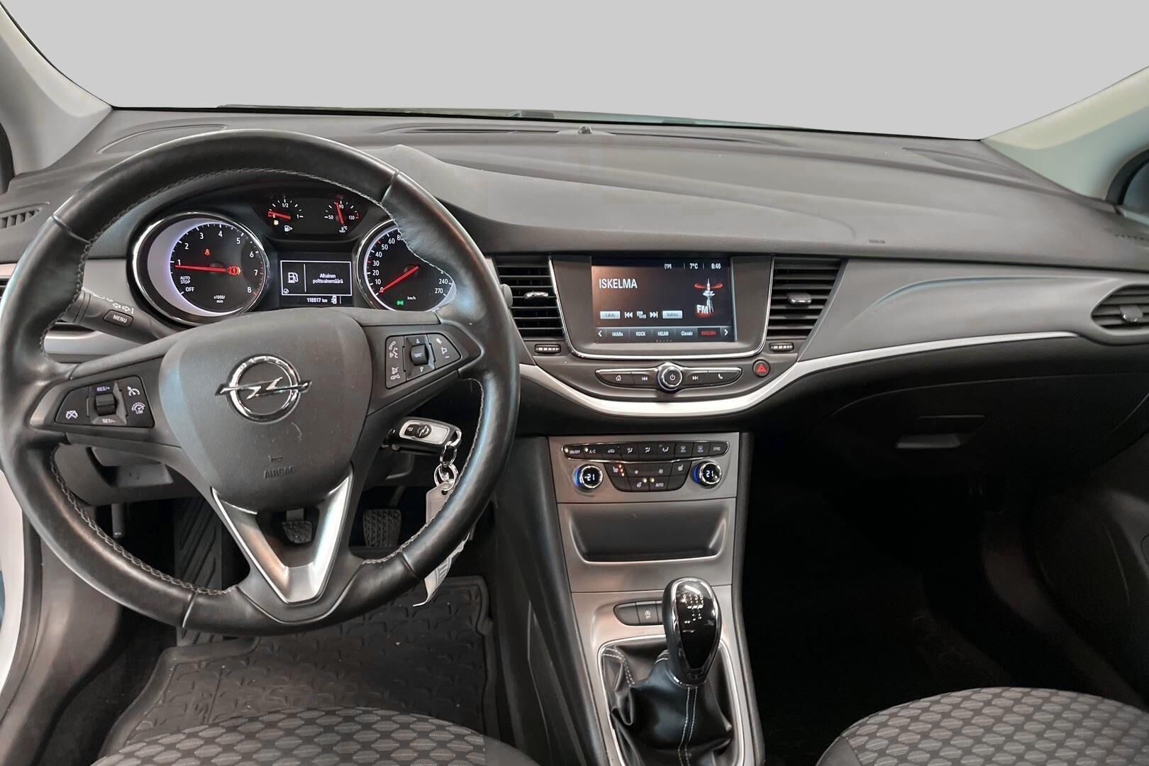 Opel Astra iso kuva 11