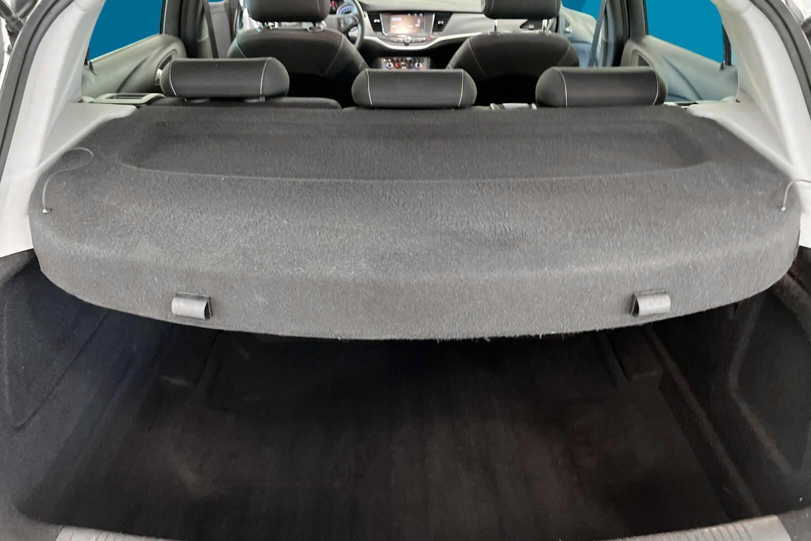 Opel Astra iso kuva 12