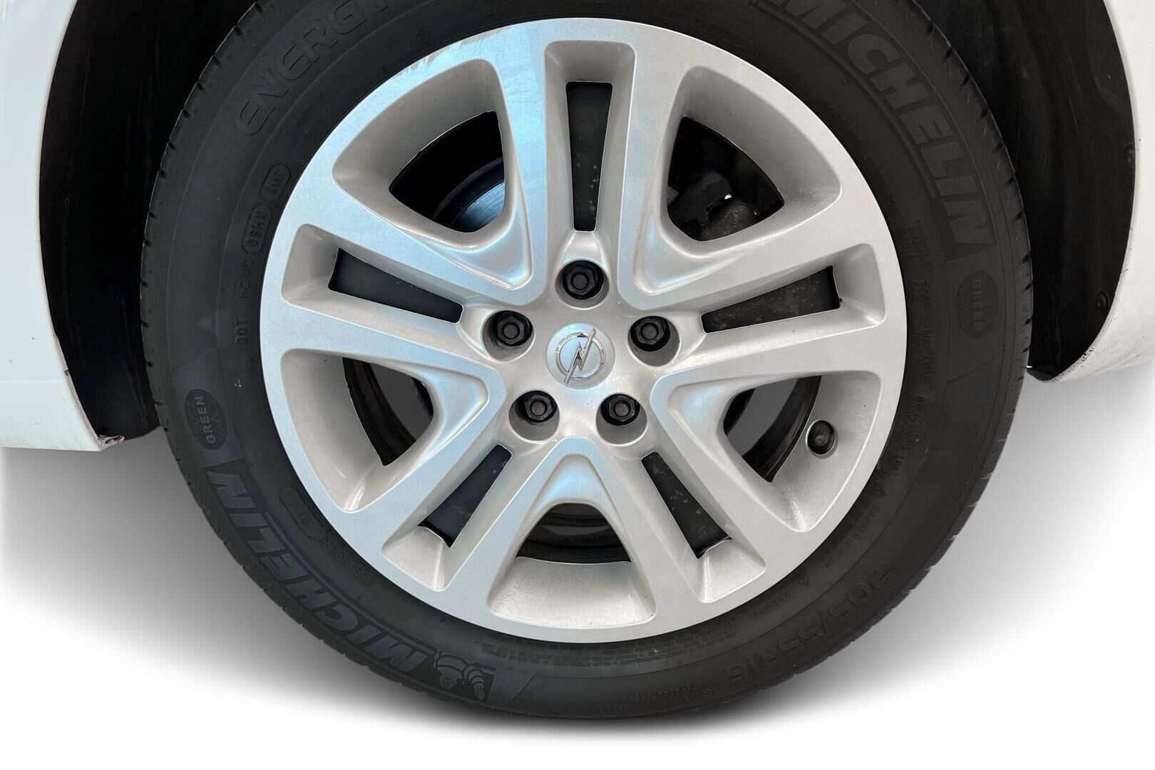 Opel Astra iso kuva 13