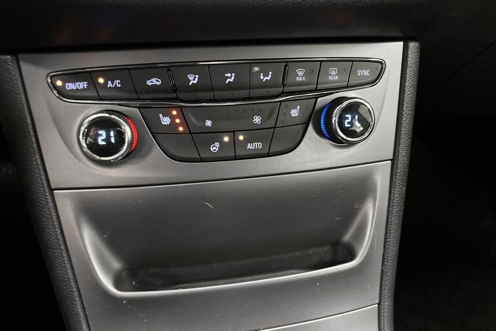 Opel Astra iso kuva 16