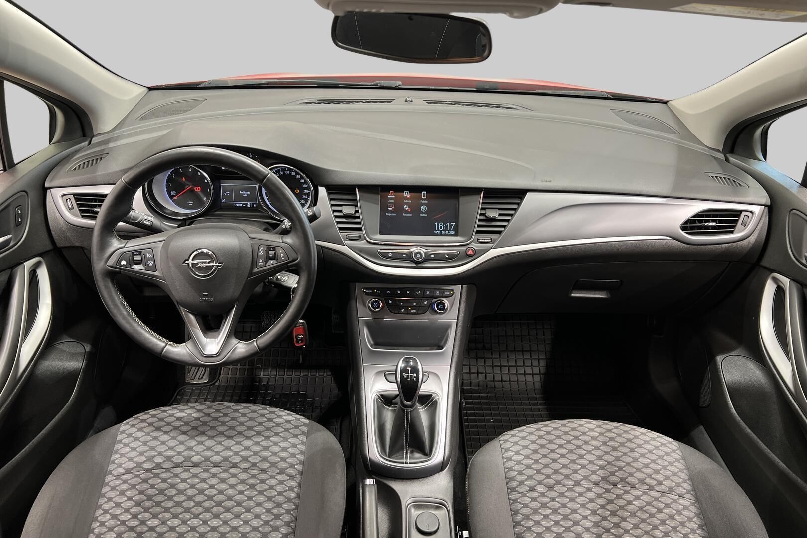 Opel Astra iso kuva 11