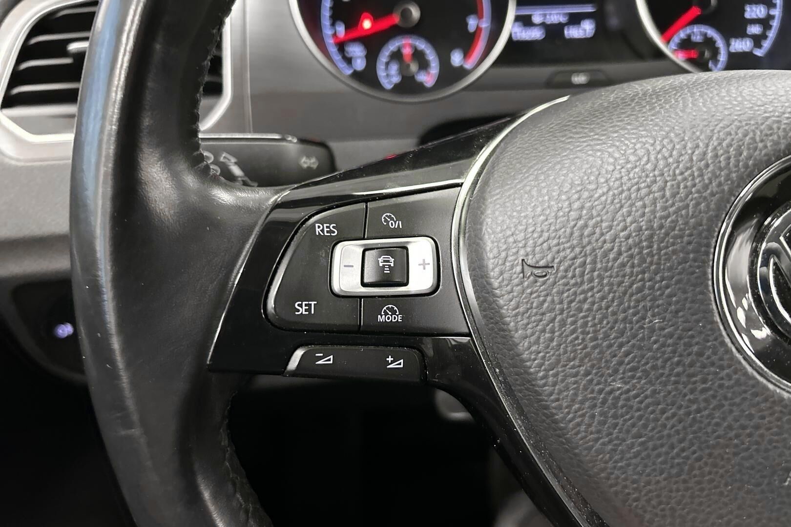 Volkswagen Golf Sportsvan iso kuva 13