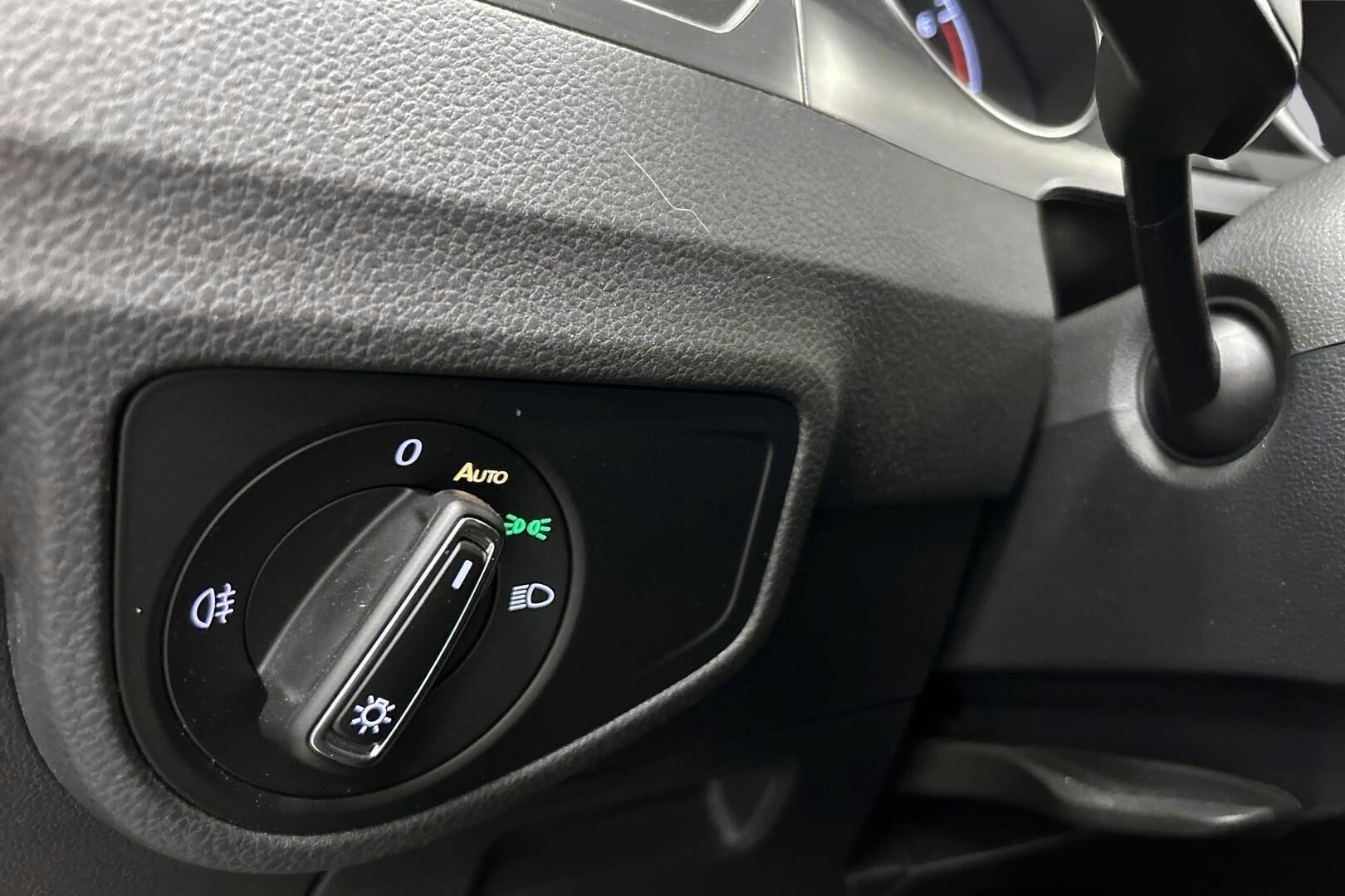 Volkswagen Golf Sportsvan iso kuva 18