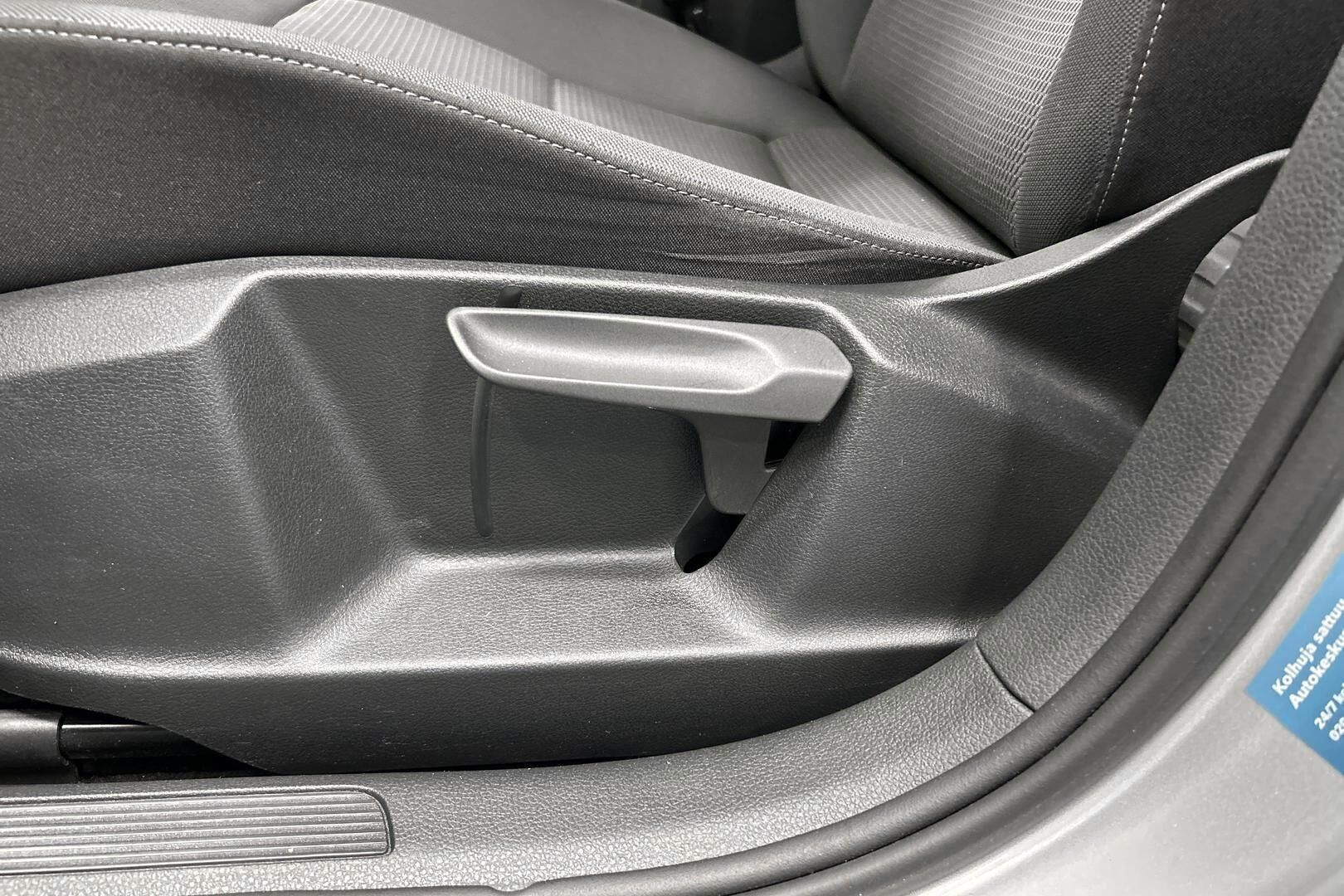 Volkswagen Golf Sportsvan iso kuva 20