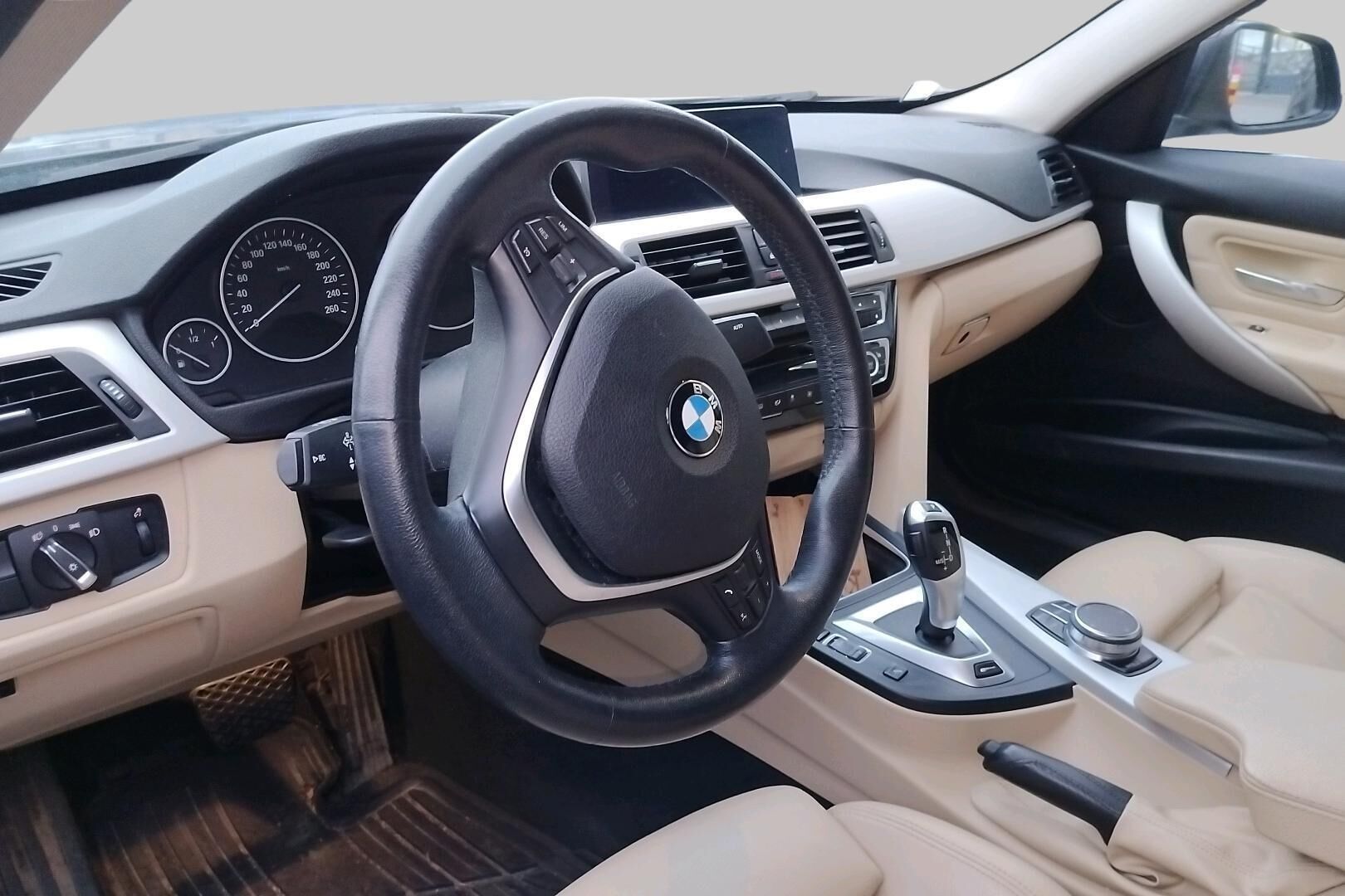 BMW 3-sarja iso kuva 2