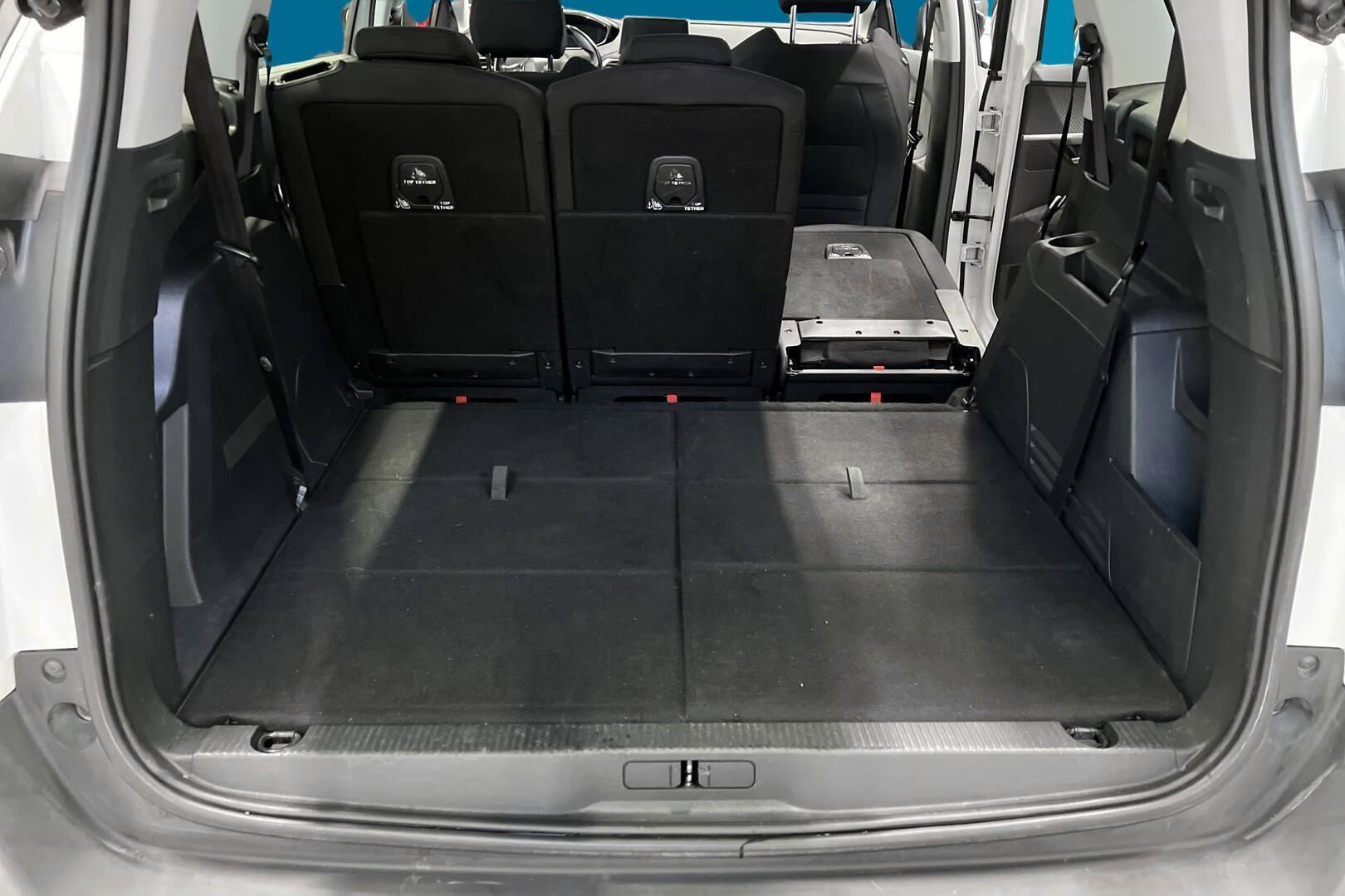 Peugeot 5008 iso kuva 16