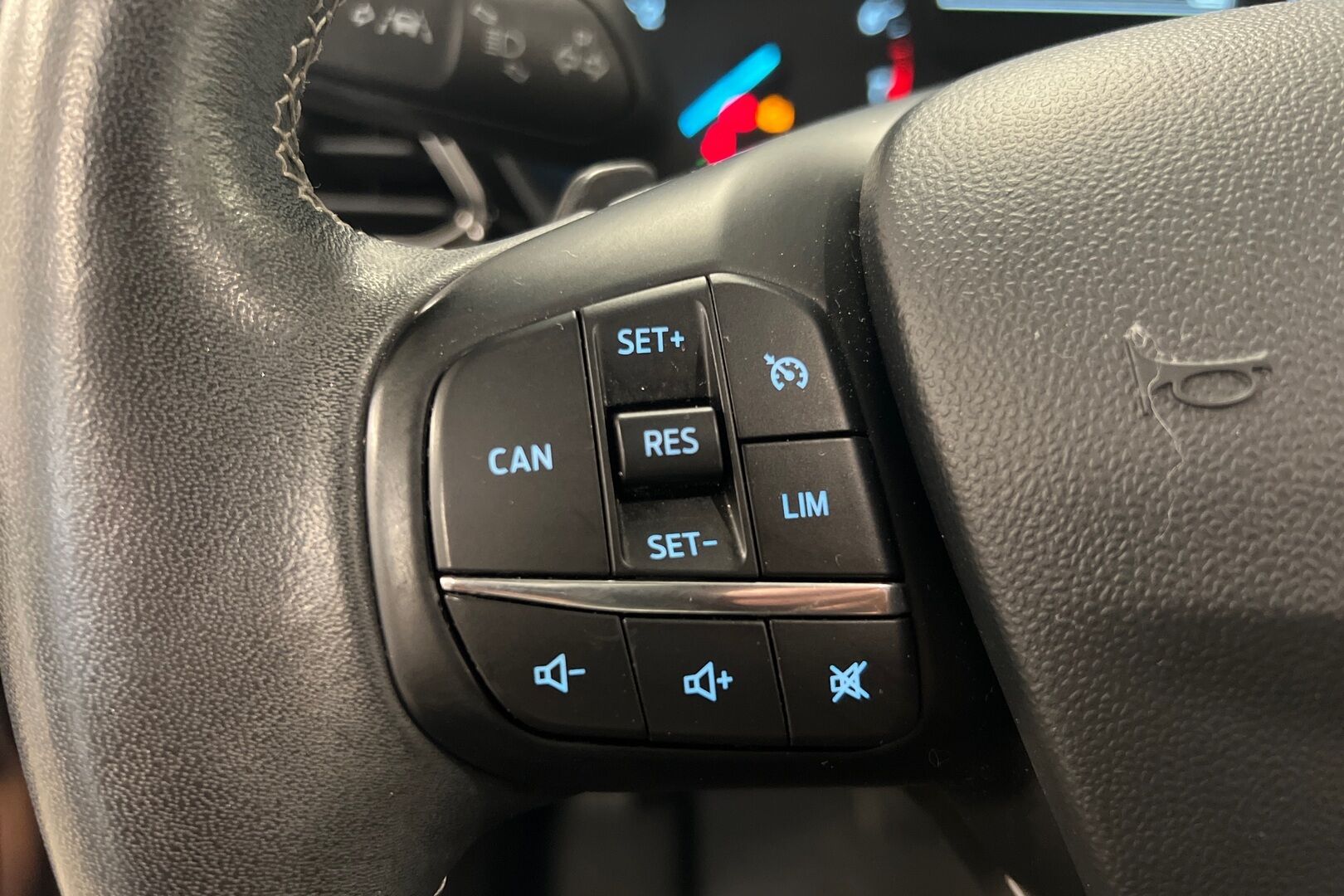 Ford Fiesta iso kuva 15