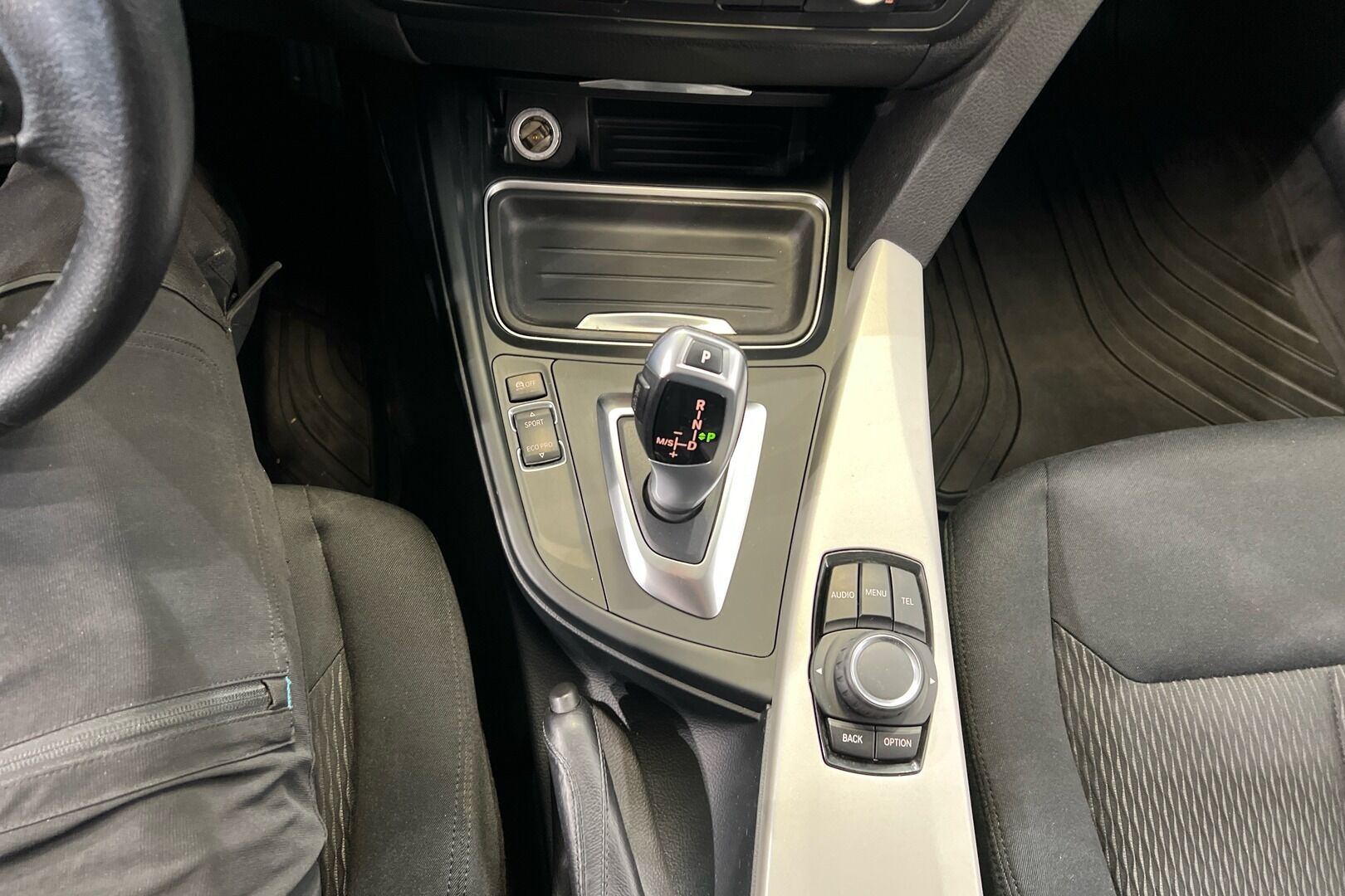 BMW 3-SARJA iso kuva 9