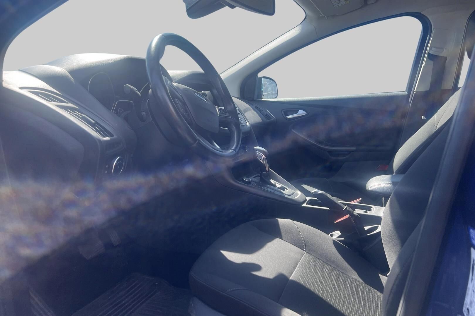 Ford Focus iso kuva 2