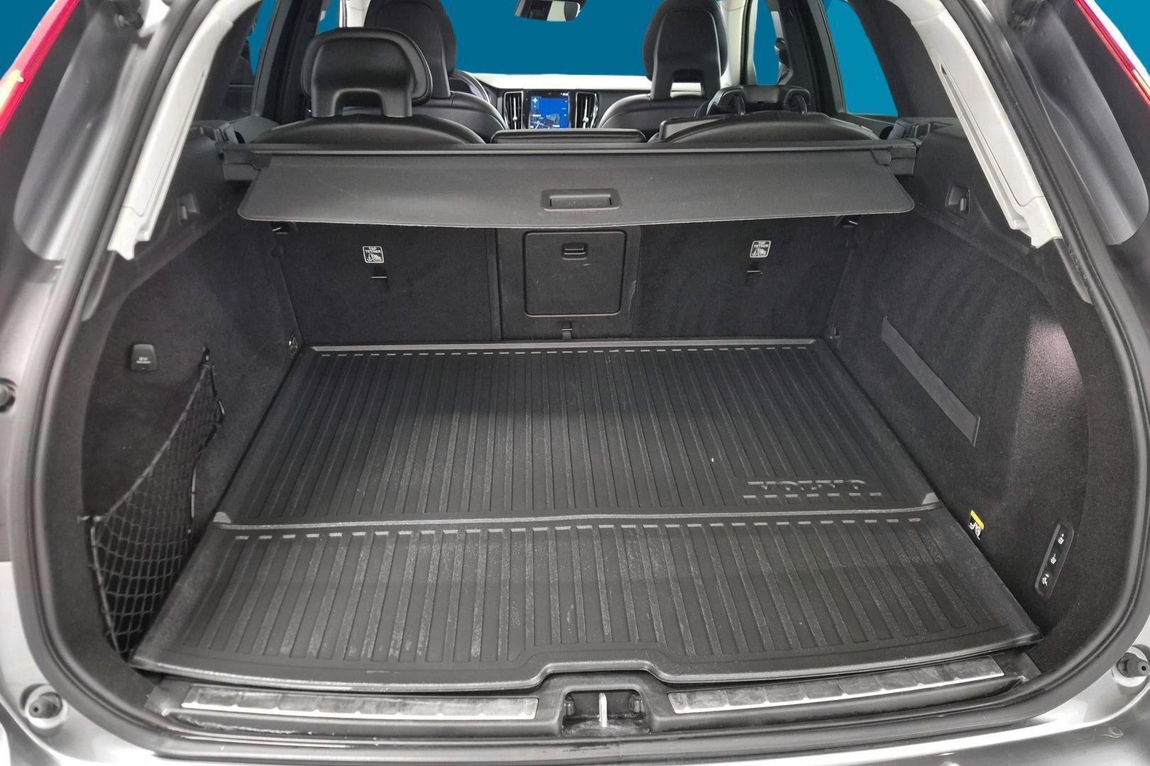 Volvo XC60 iso kuva 12