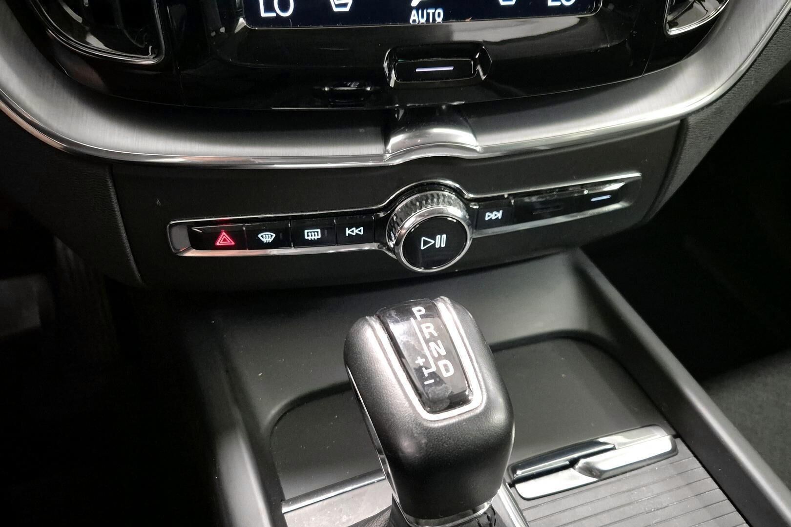 Volvo XC60 iso kuva 24
