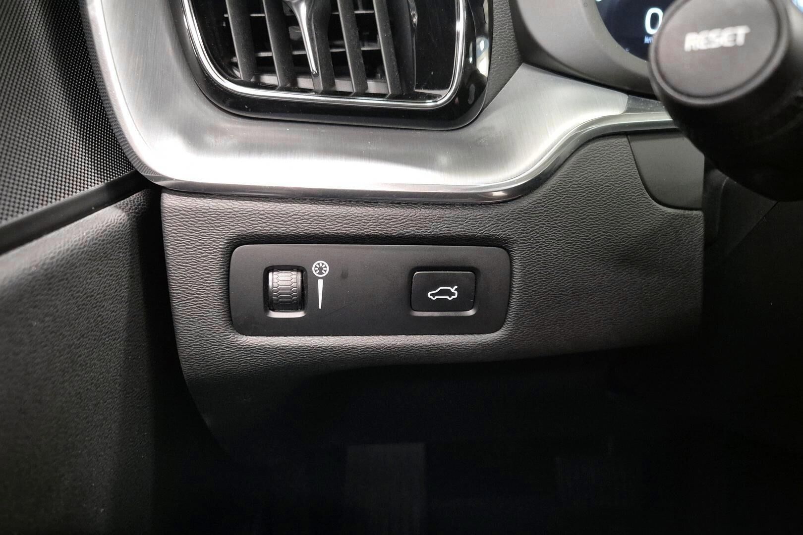 Volvo XC60 iso kuva 20