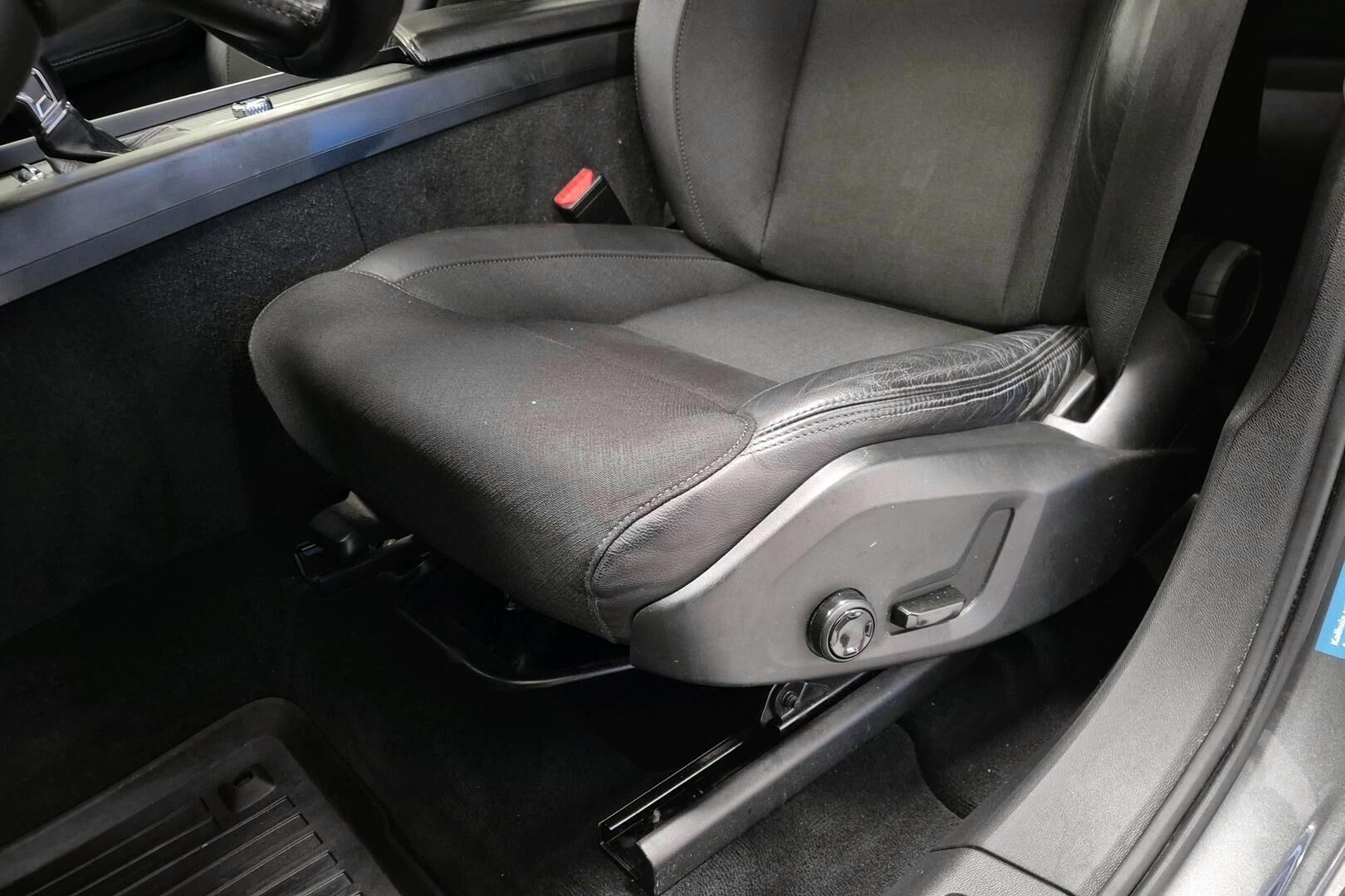 Volvo XC60 iso kuva 21