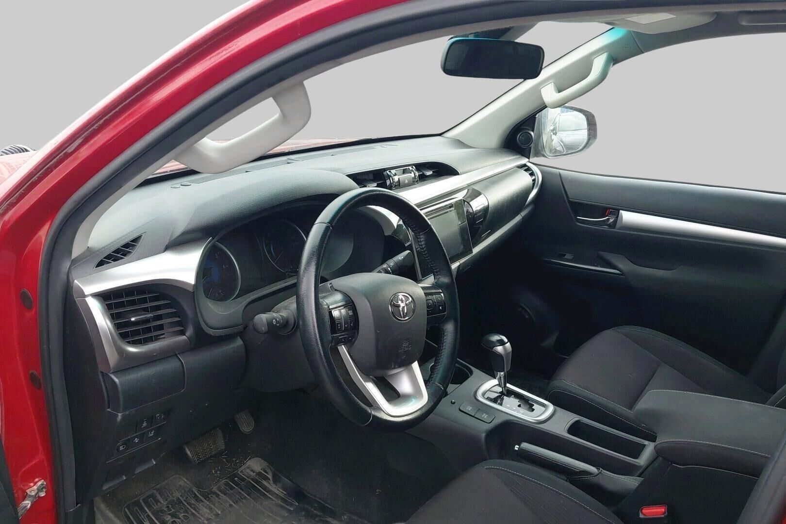 Toyota Hilux iso kuva 1