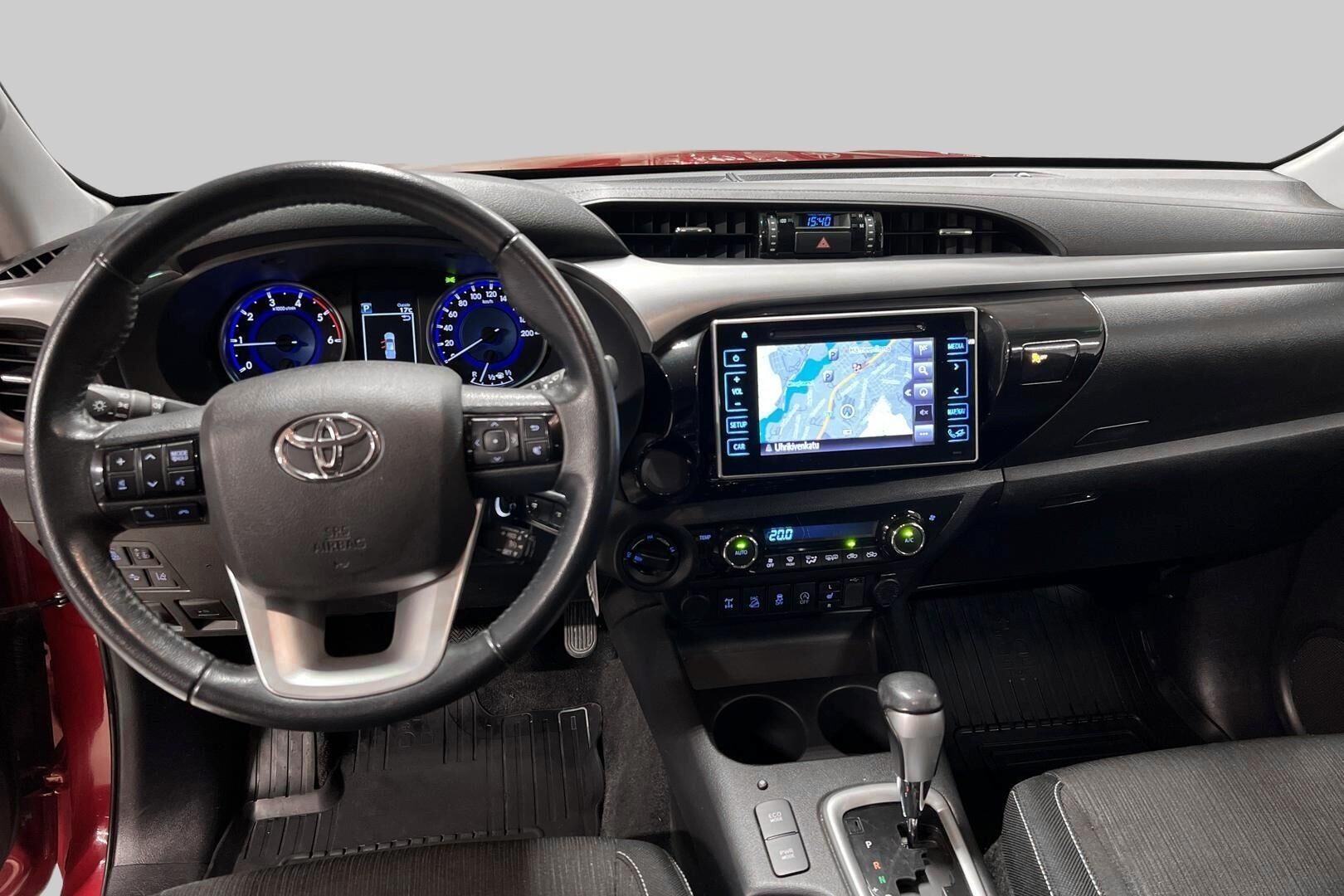 Toyota Hilux iso kuva 10