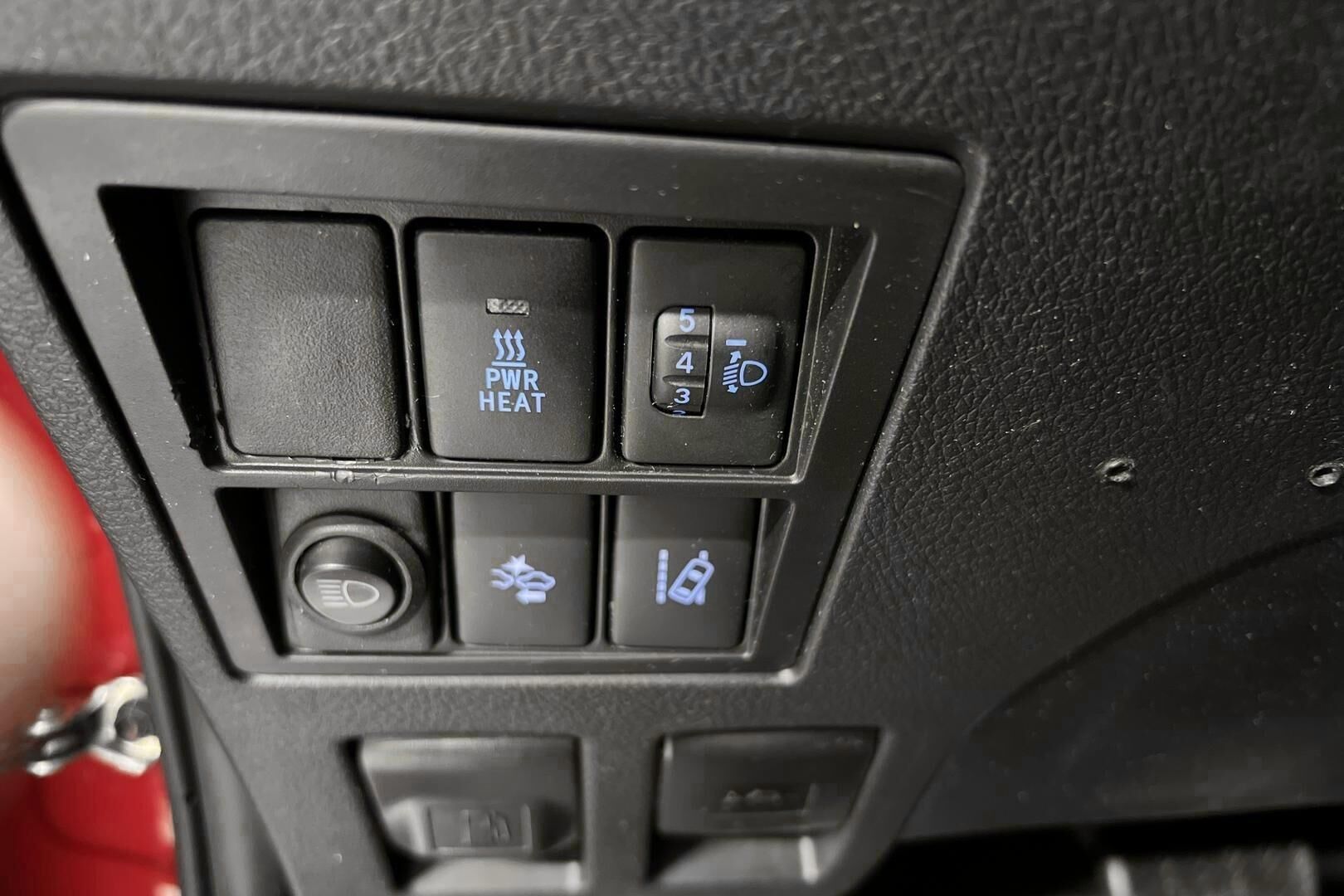 Toyota Hilux iso kuva 20