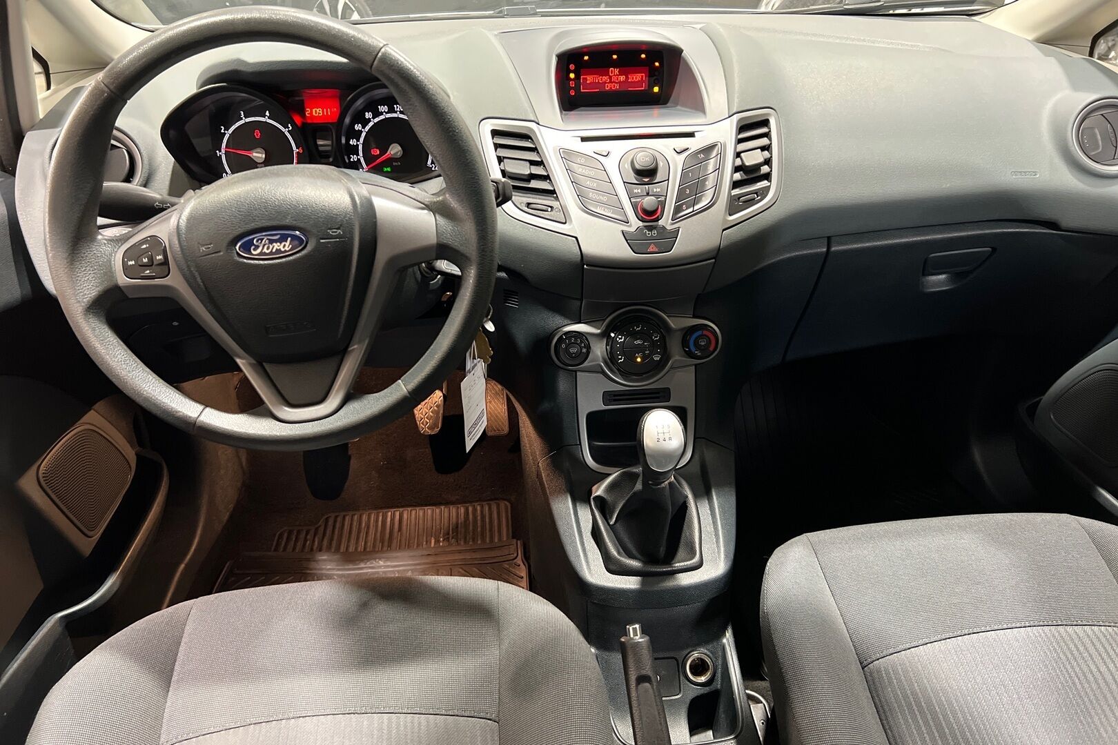 Ford Fiesta iso kuva 8