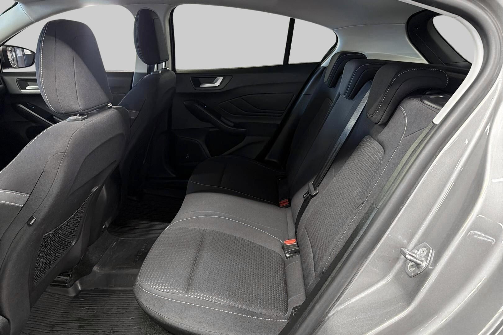 Ford Focus iso kuva 9