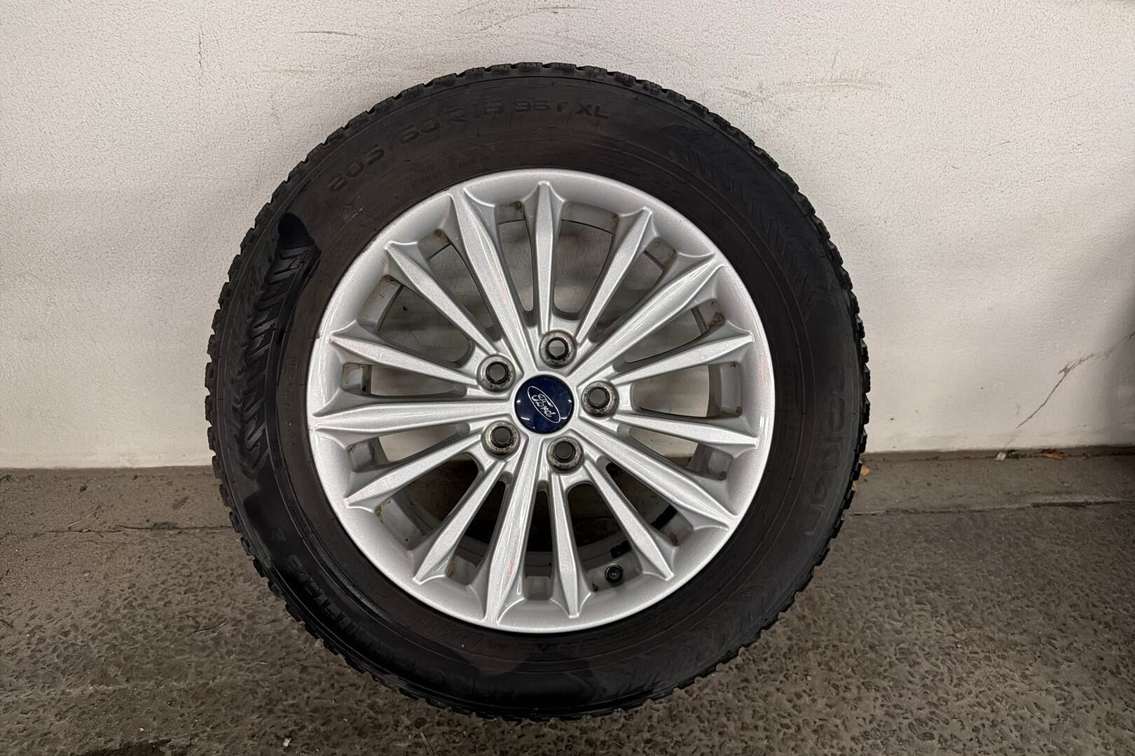 Ford Focus iso kuva 13