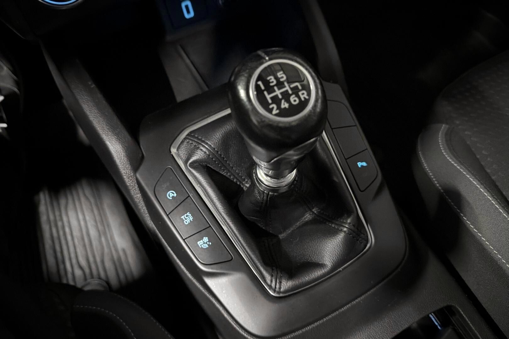 Ford Focus iso kuva 30