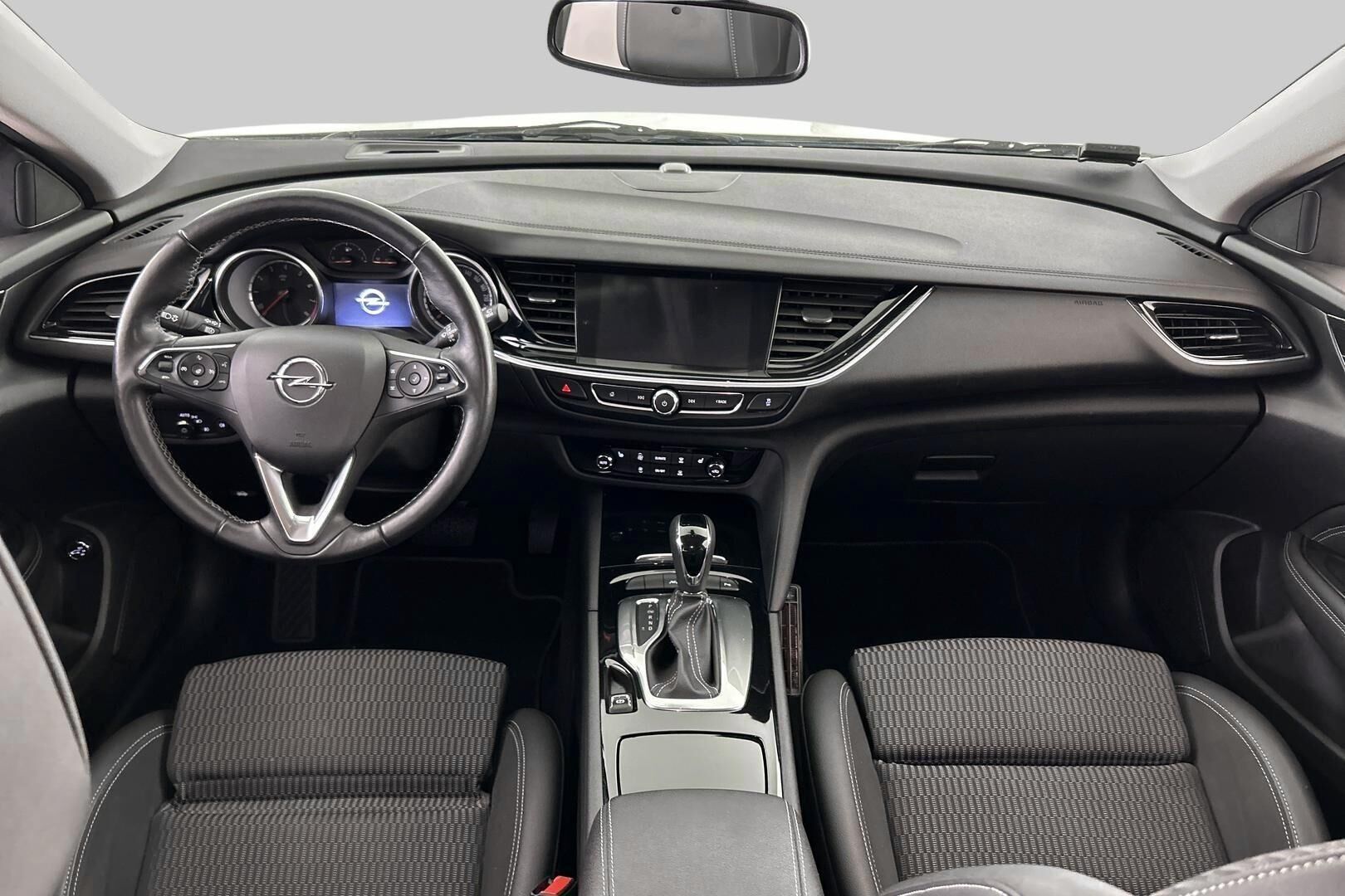 Opel Insignia iso kuva 10