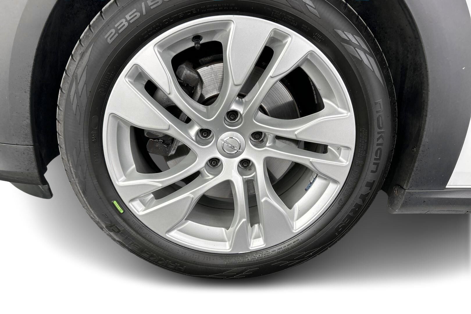 Opel Insignia iso kuva 12