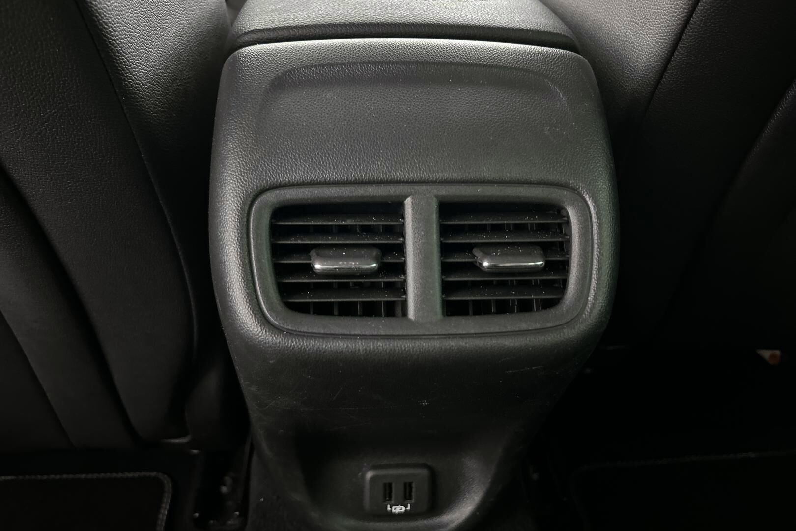 Opel Insignia iso kuva 25