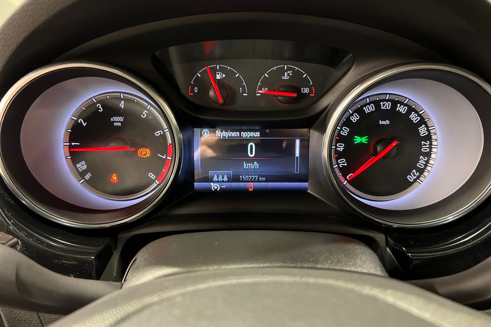 Opel Astra iso kuva 16