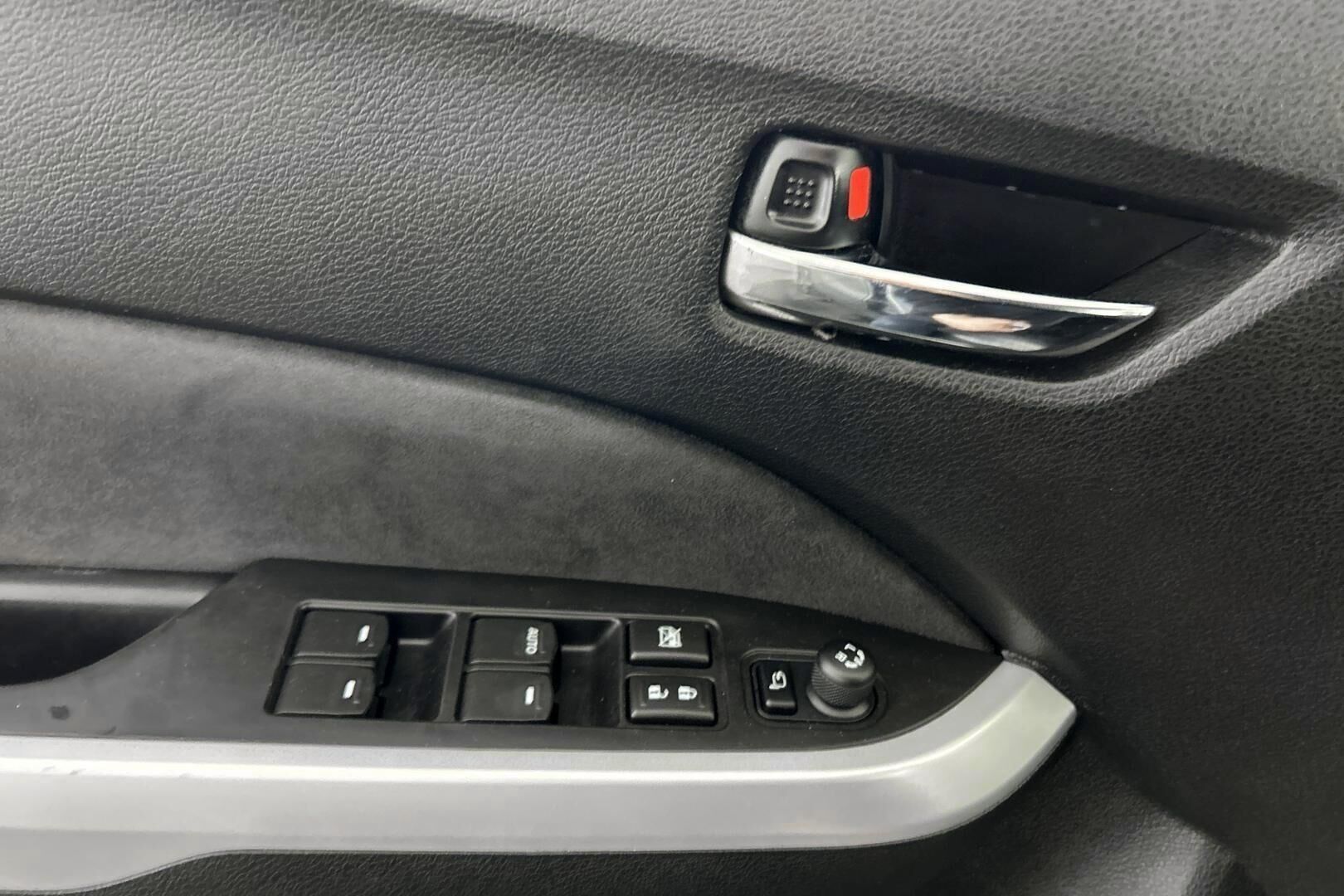 Suzuki Vitara iso kuva 28